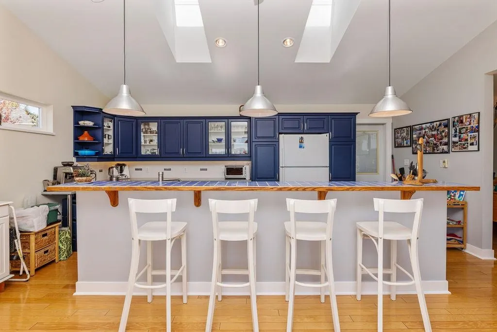 802 Oceanmount Boulevard