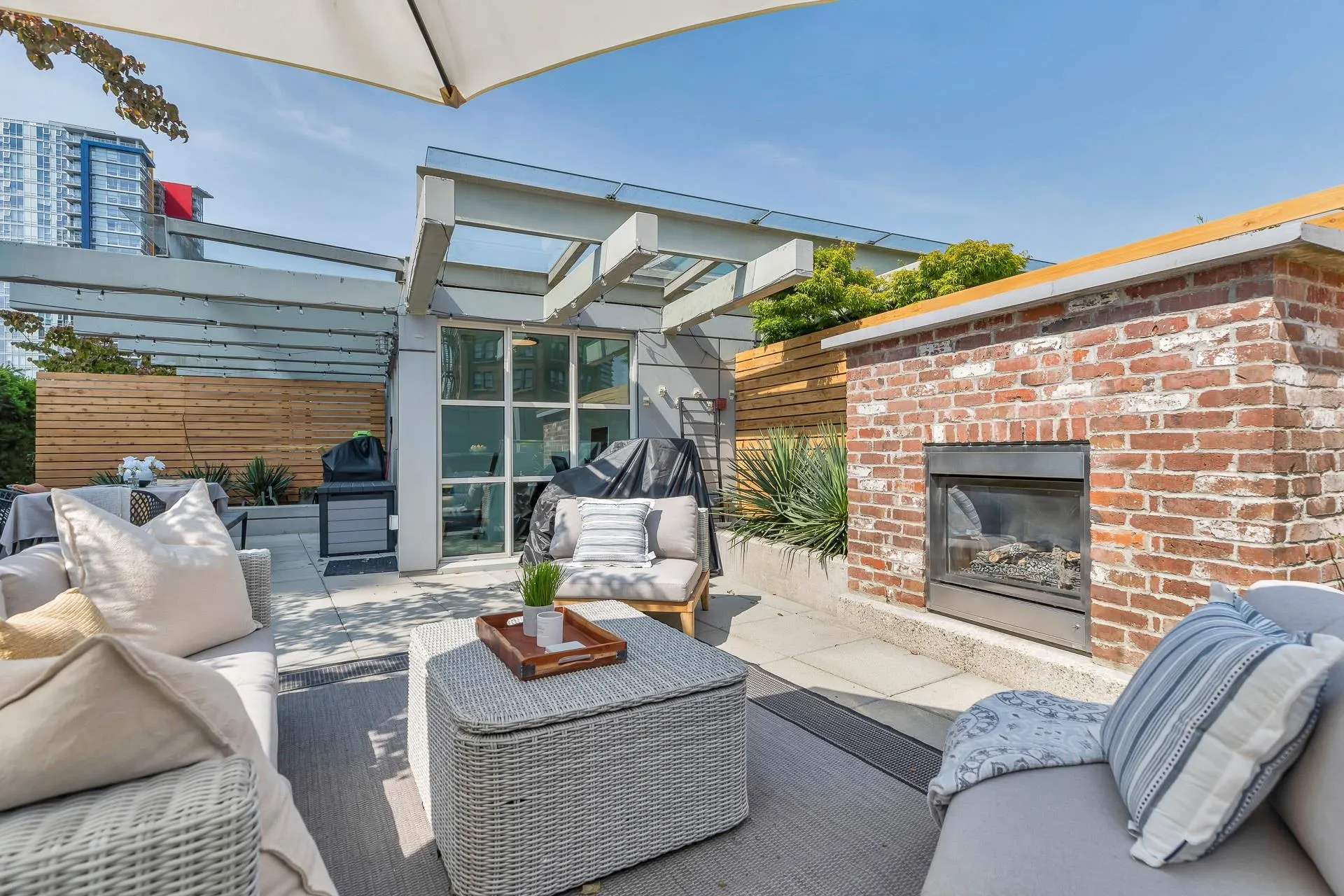 703 546 Beatty Street