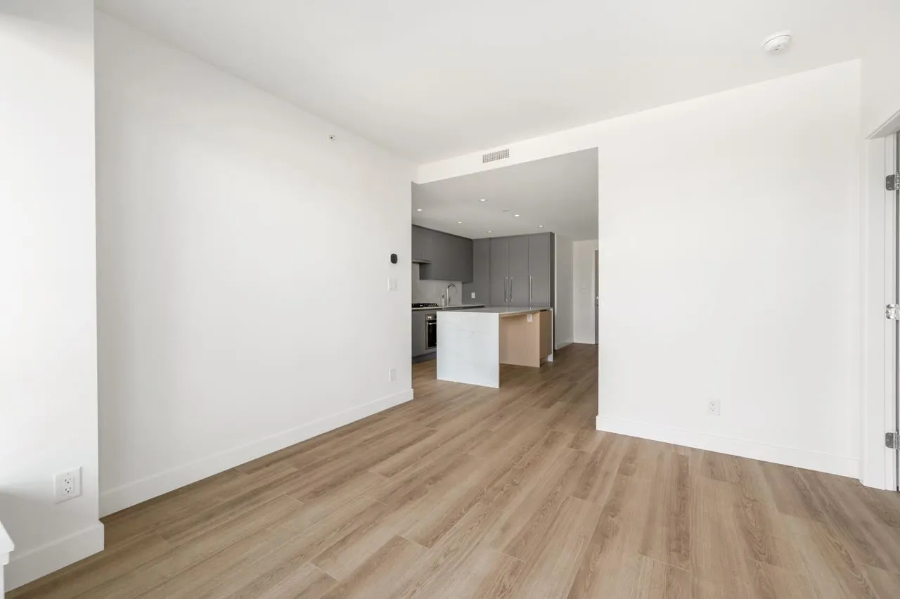 601 5593 No.3 Road