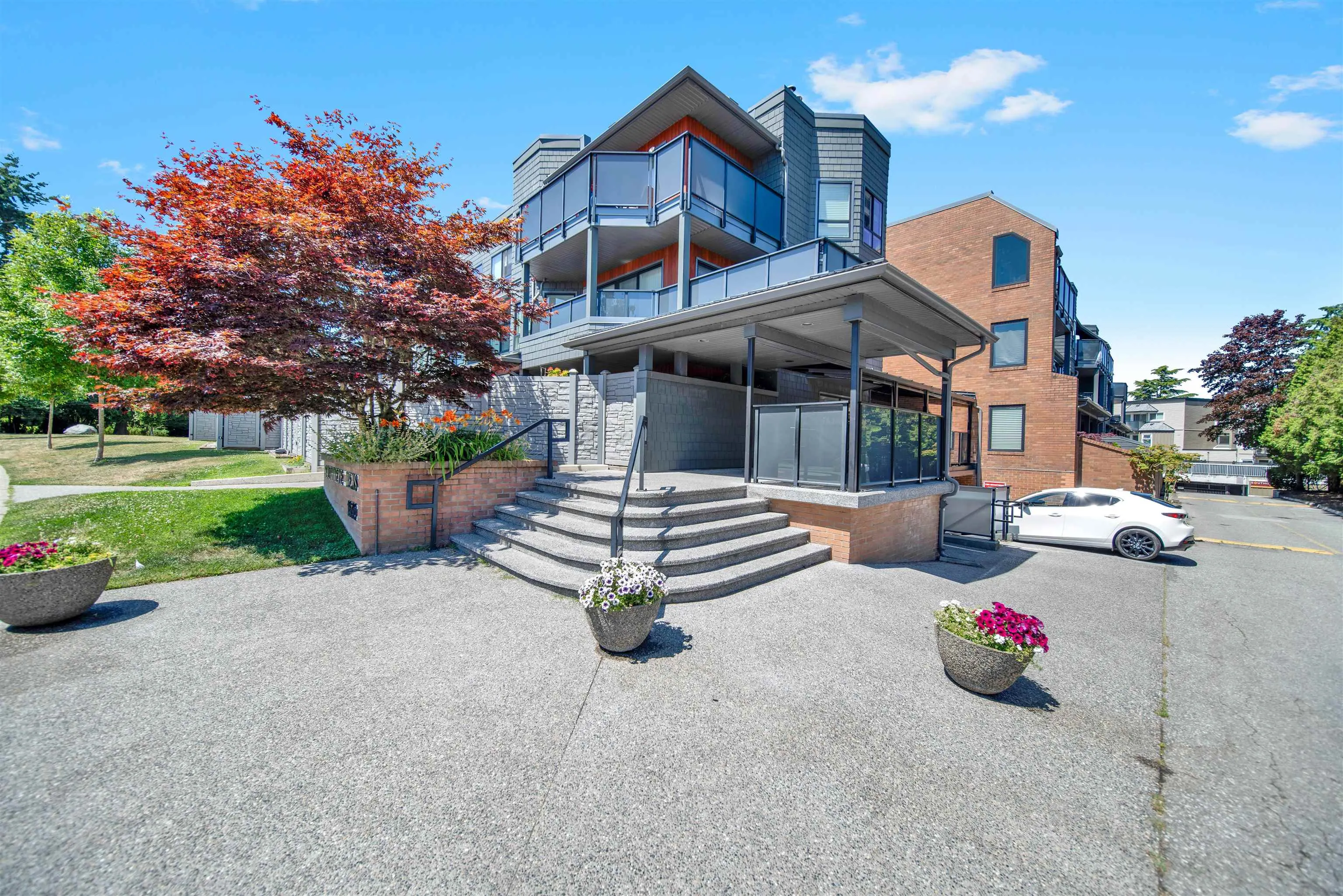 209 1830 E Southmere Crescent