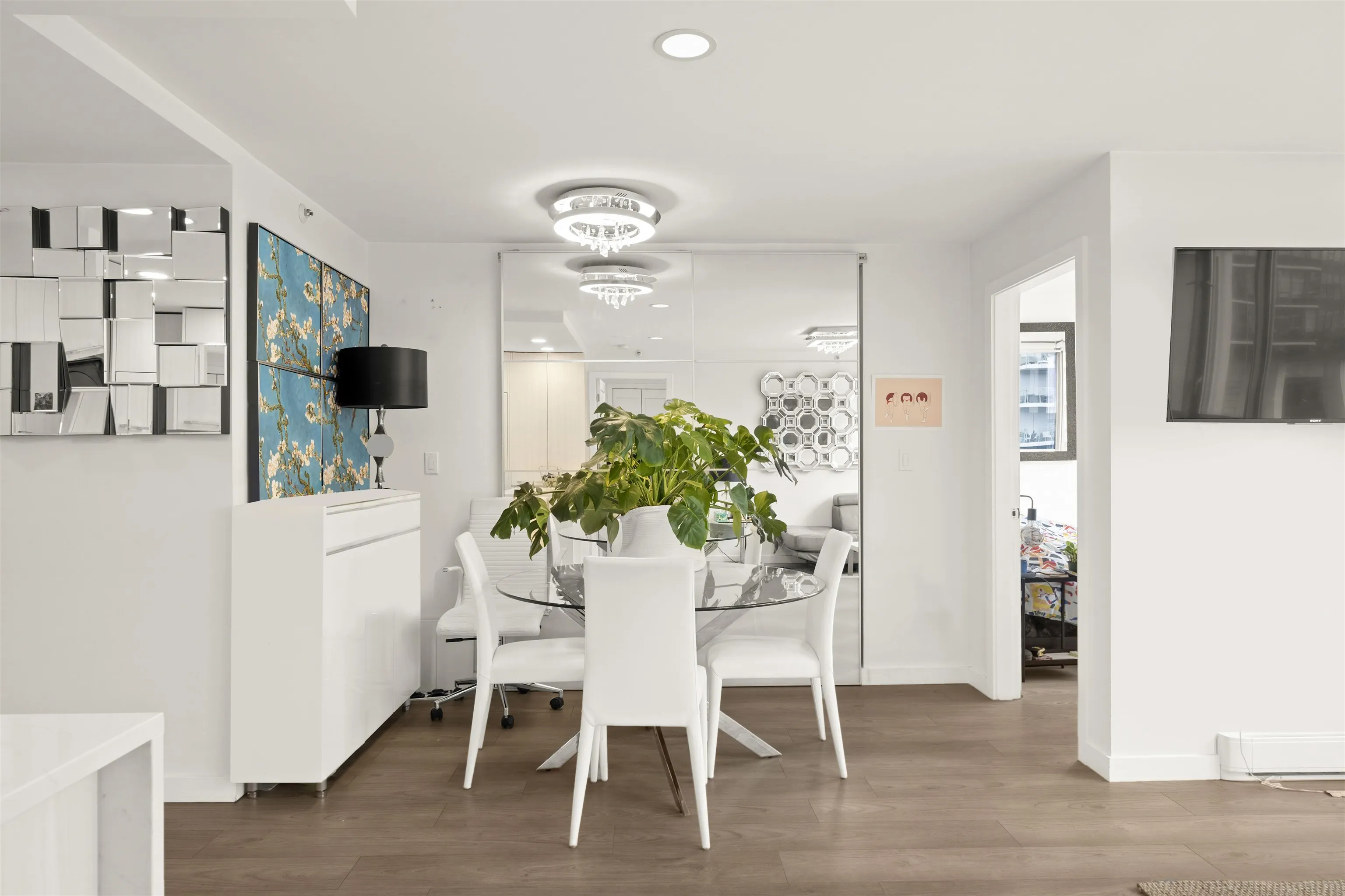 1205 930 Cambie Street