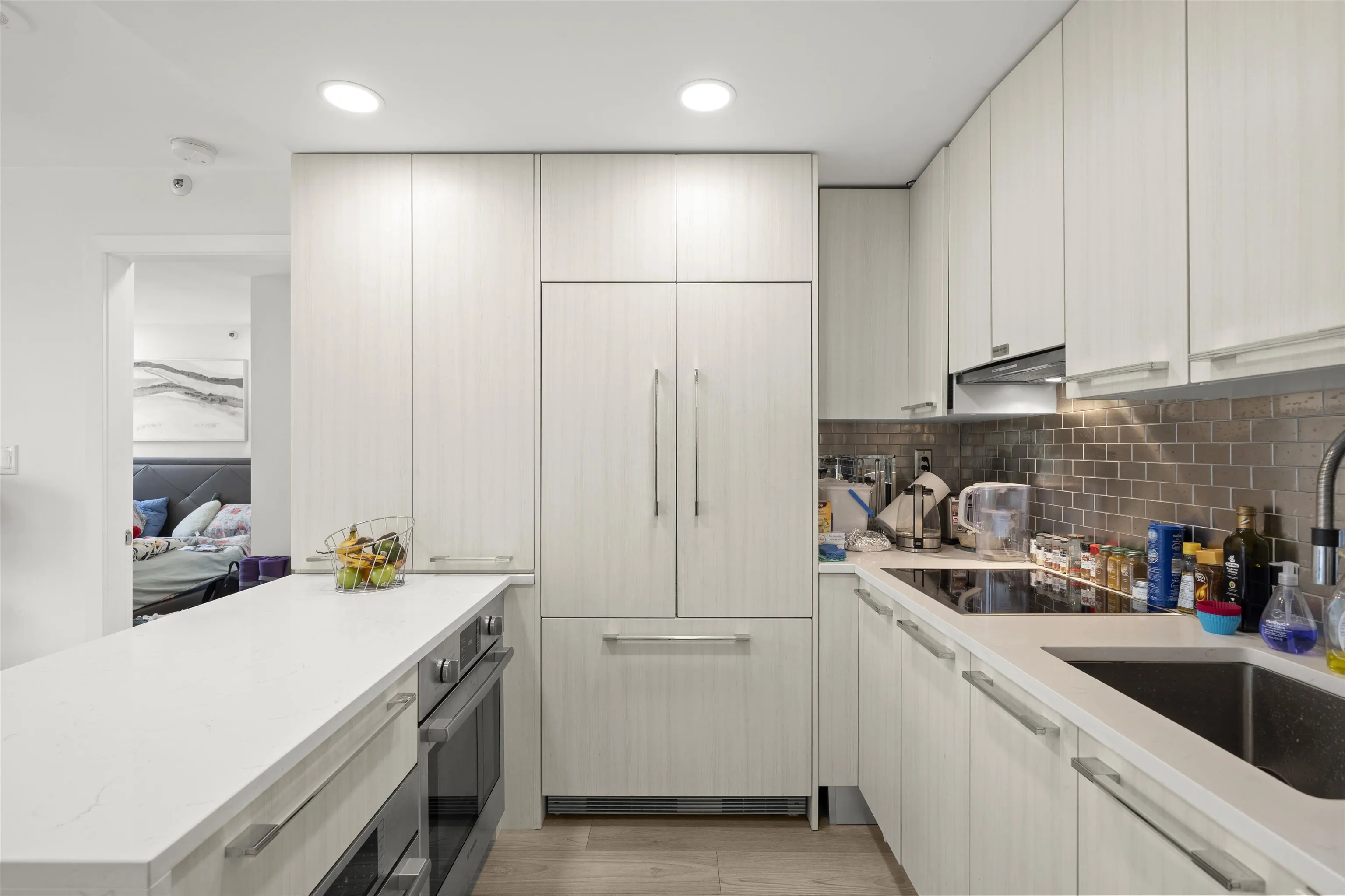 1205 930 Cambie Street