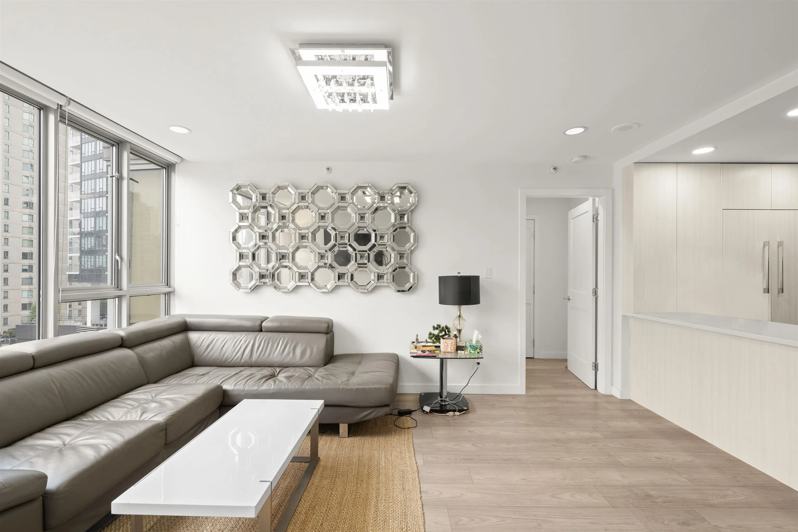 1205 930 Cambie Street