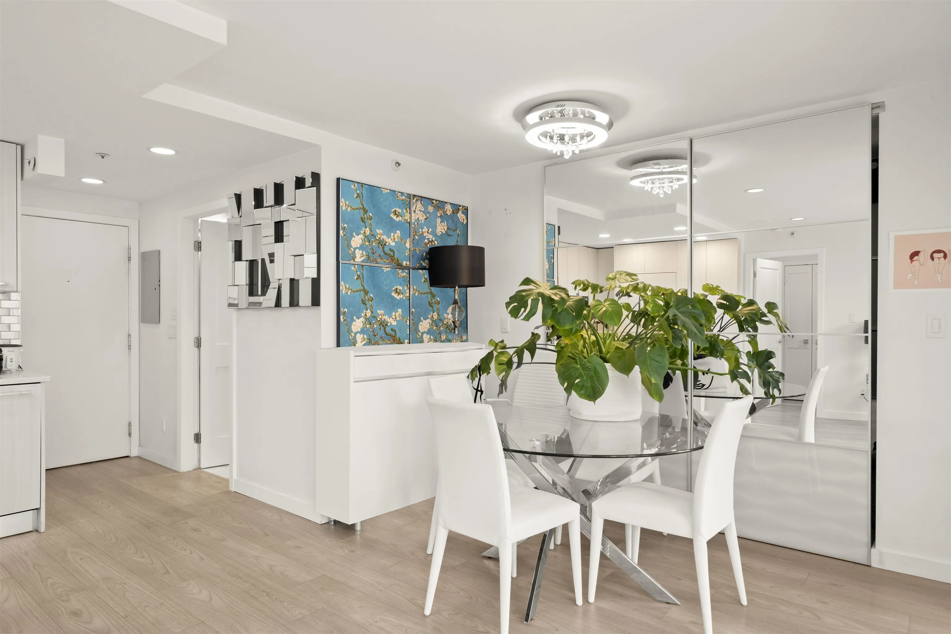 1205 930 Cambie Street