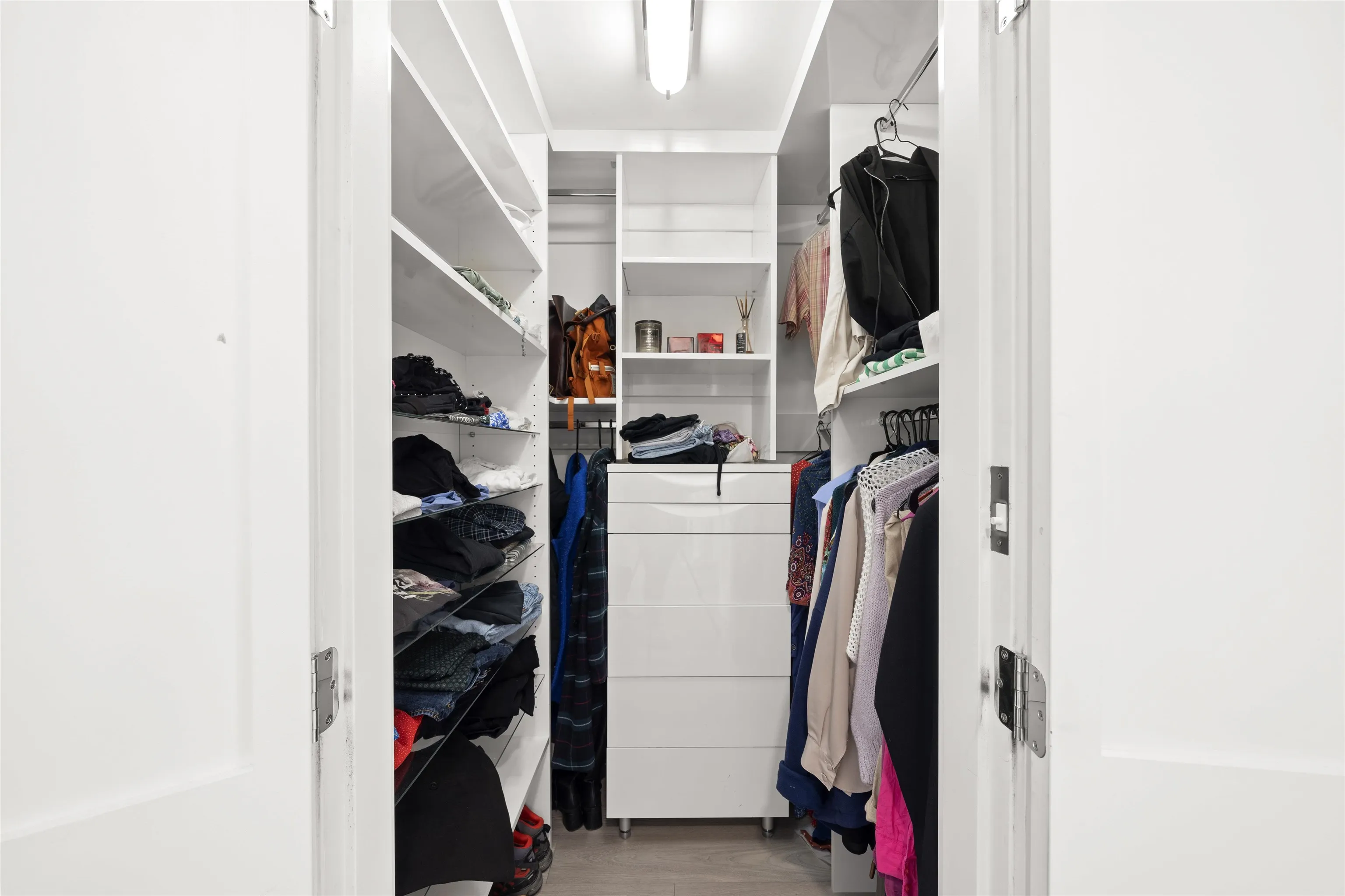 1205 930 Cambie Street