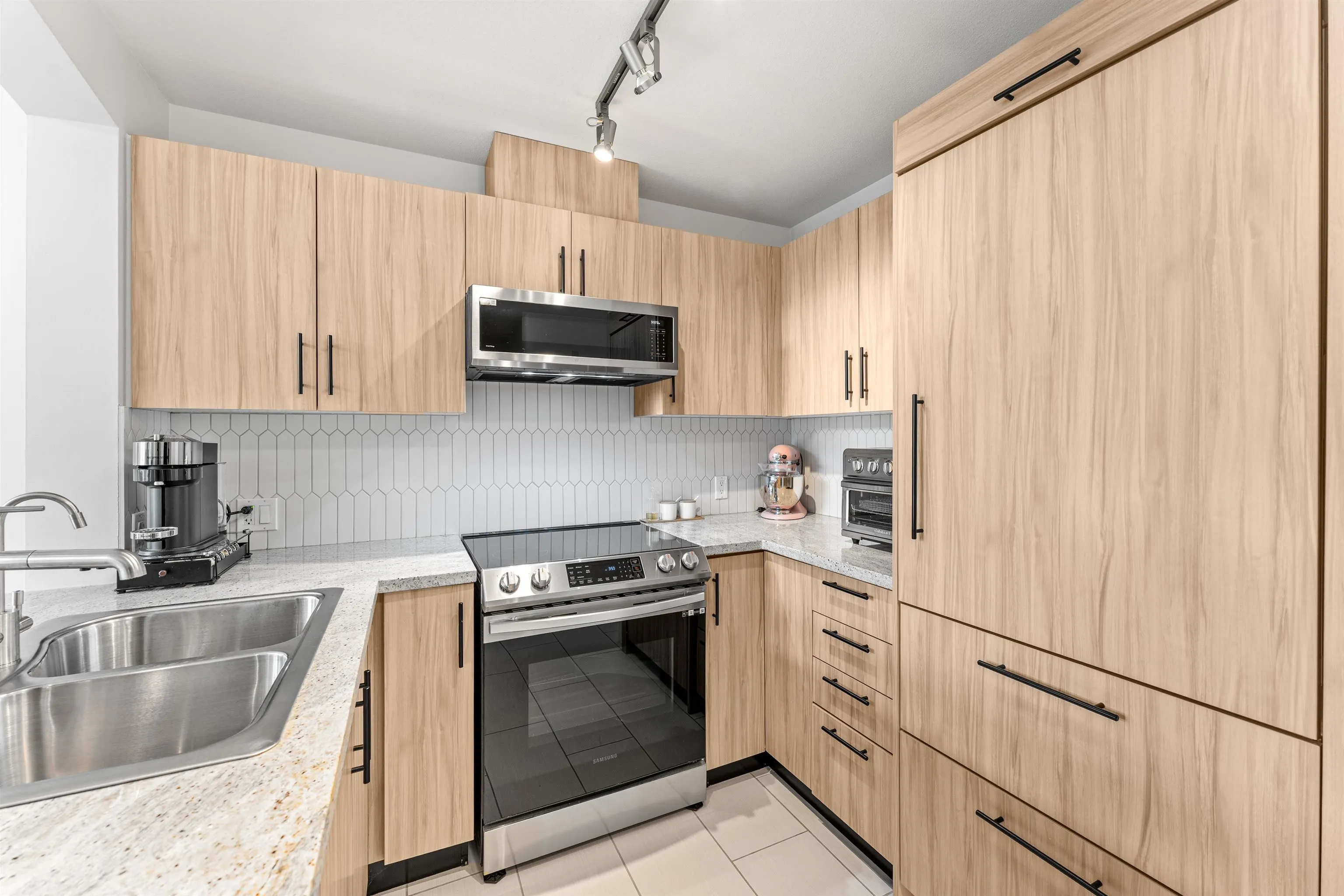 505 7428 Byrnepark Walk