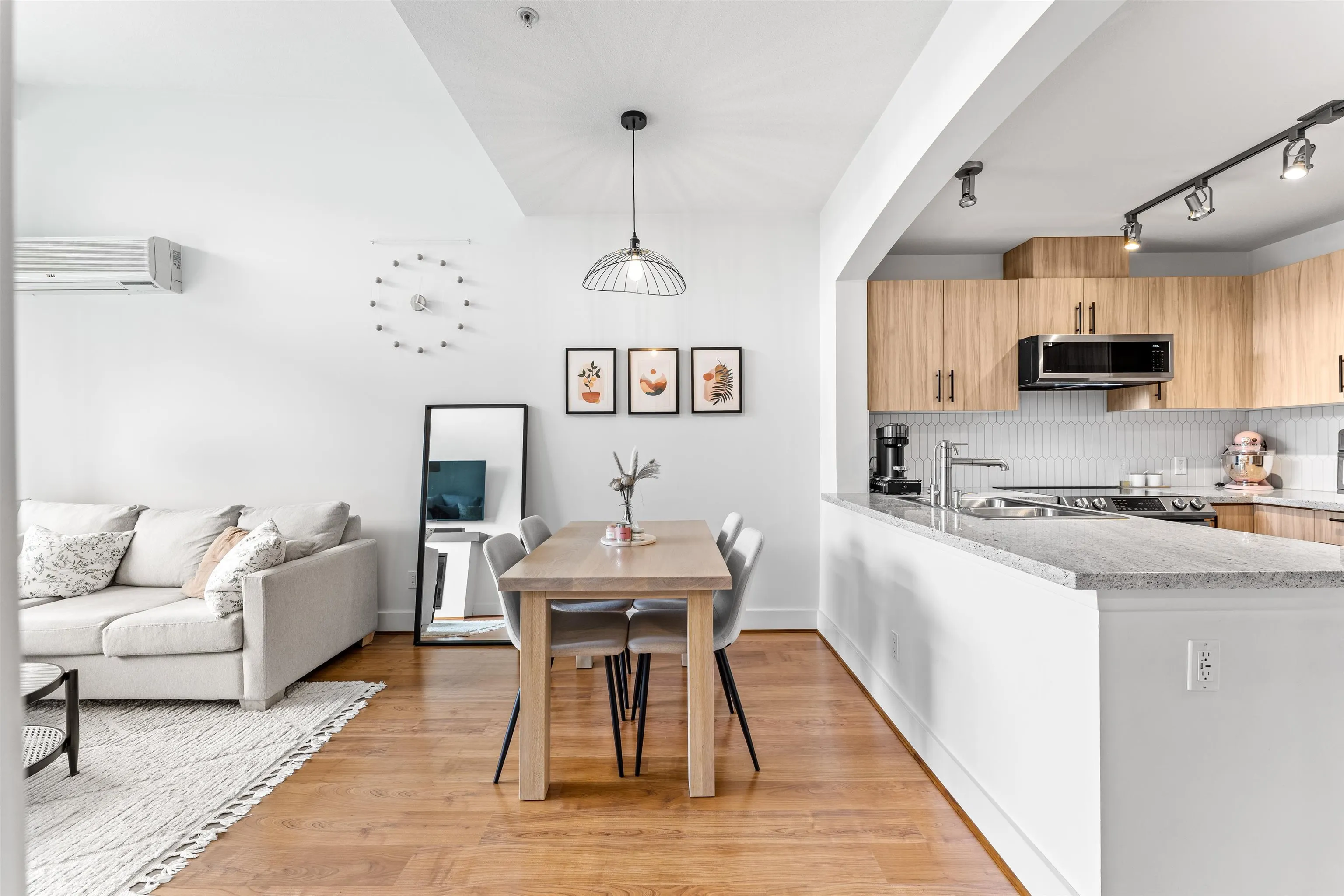 505 7428 Byrnepark Walk