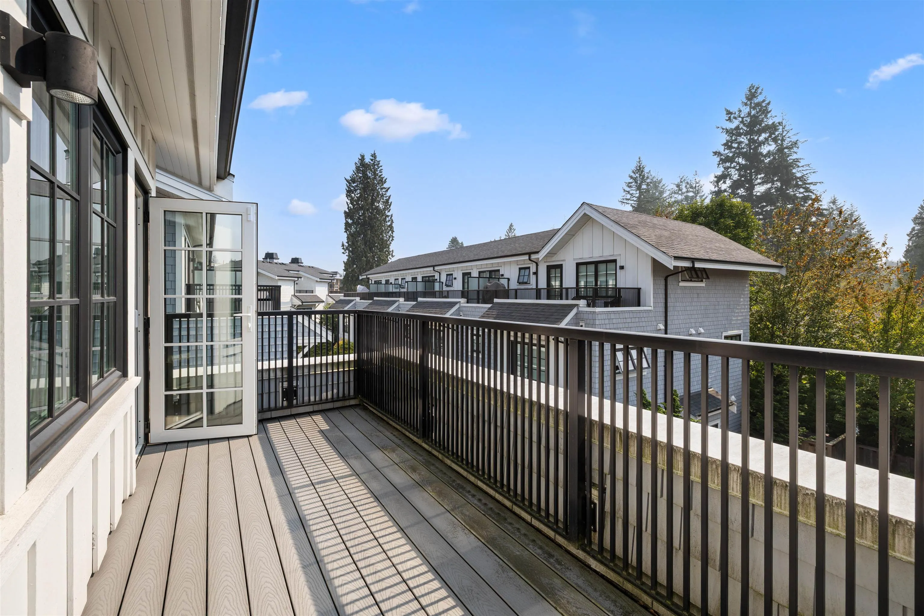 6 1133 Ridgewood Drive