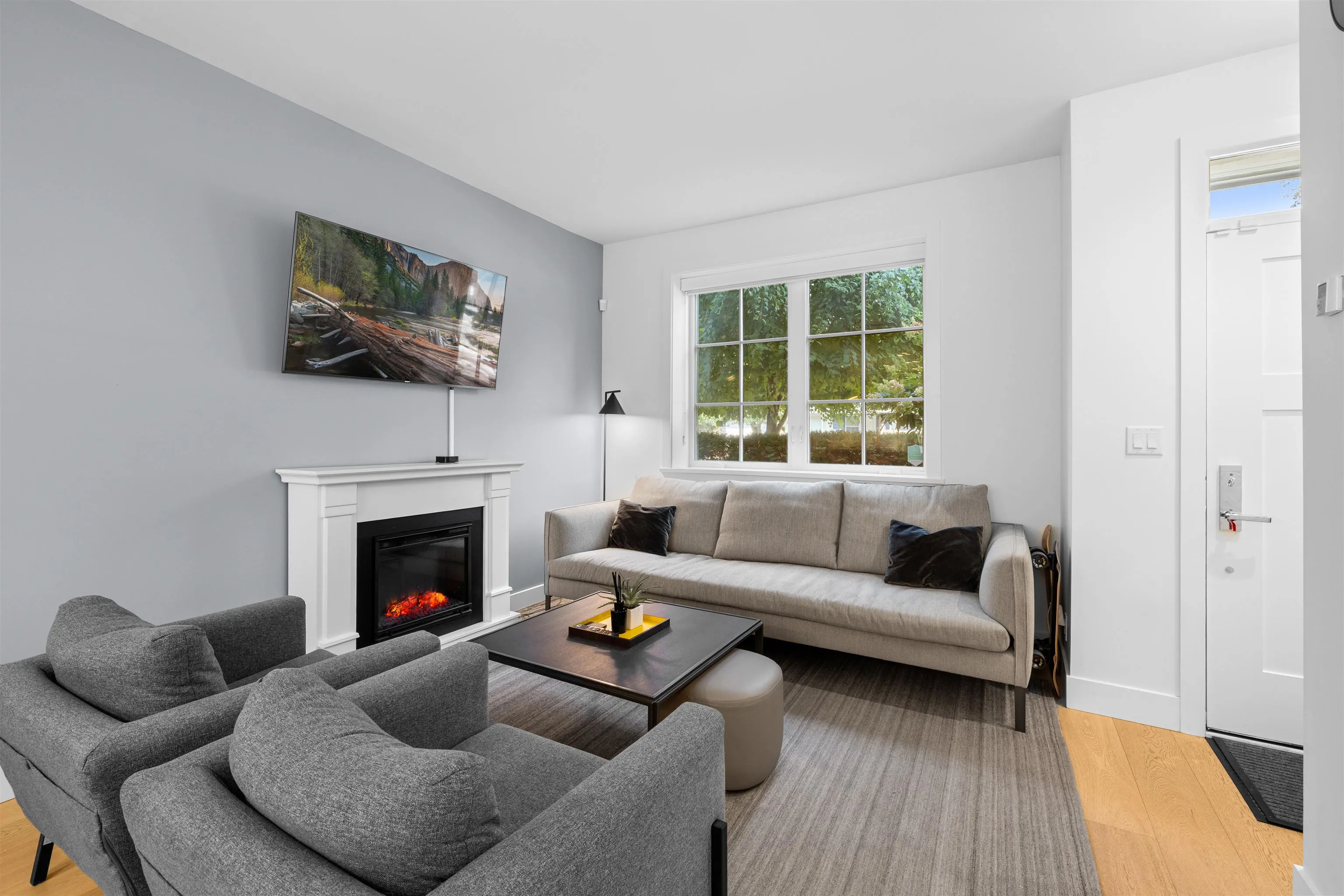 6 1133 Ridgewood Drive