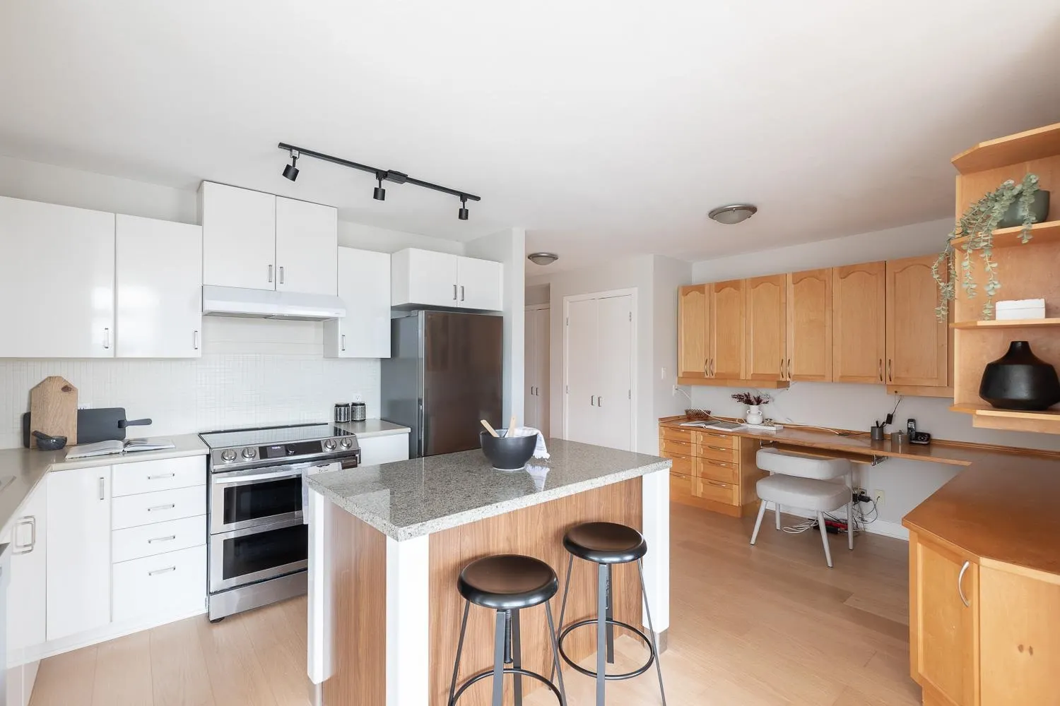 1406 155 W 1st Street