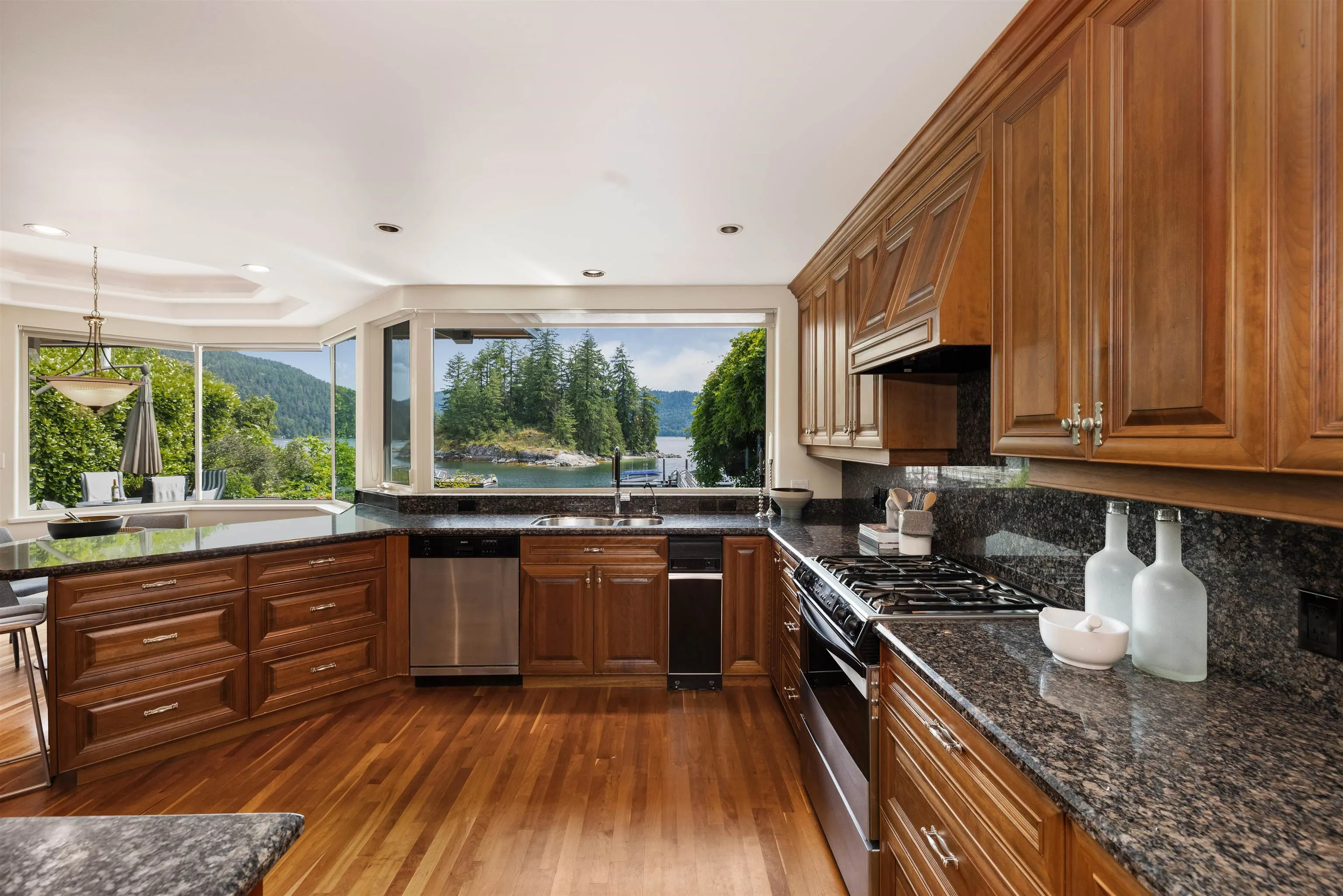 4625 Strathcona Road