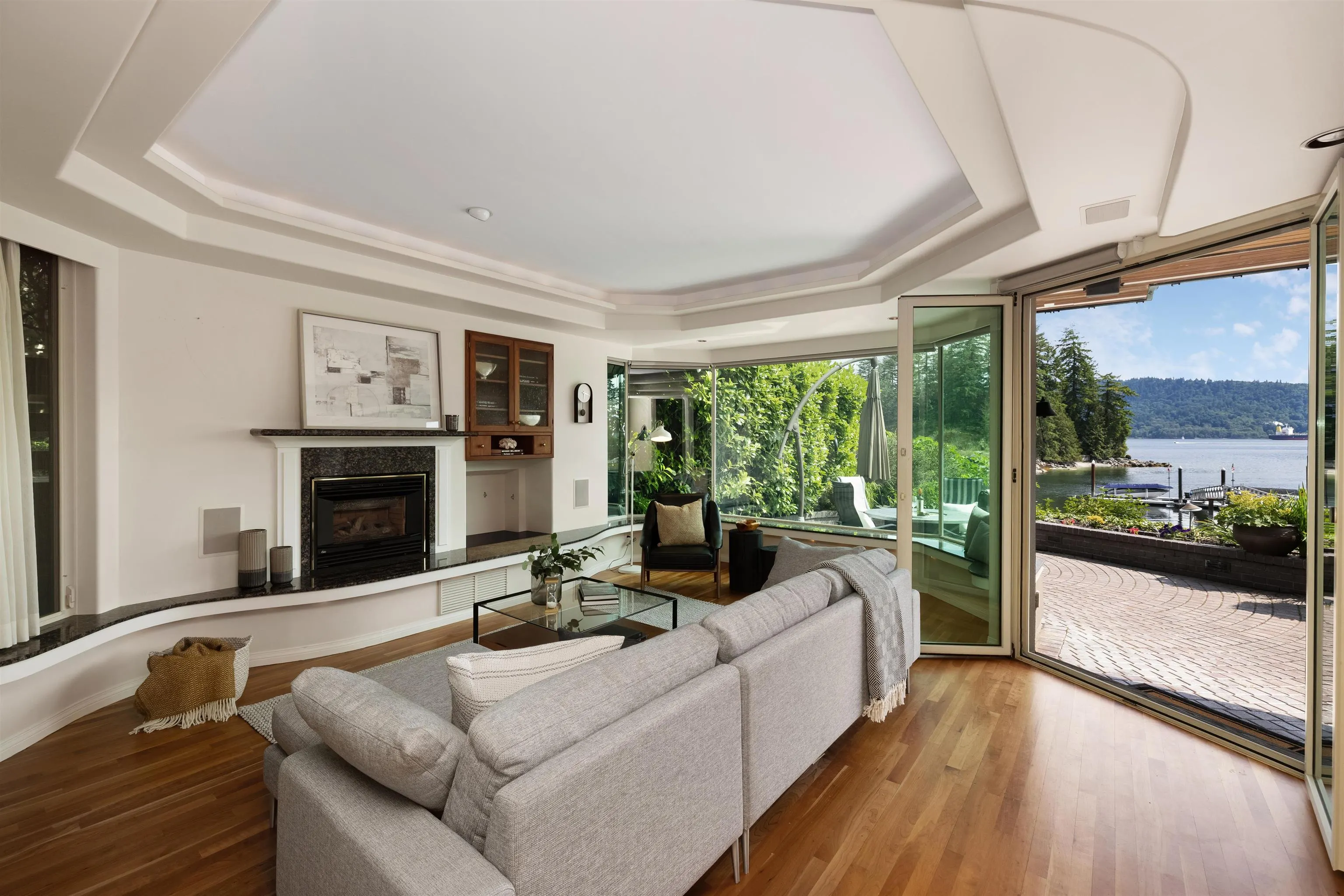 4625 Strathcona Road