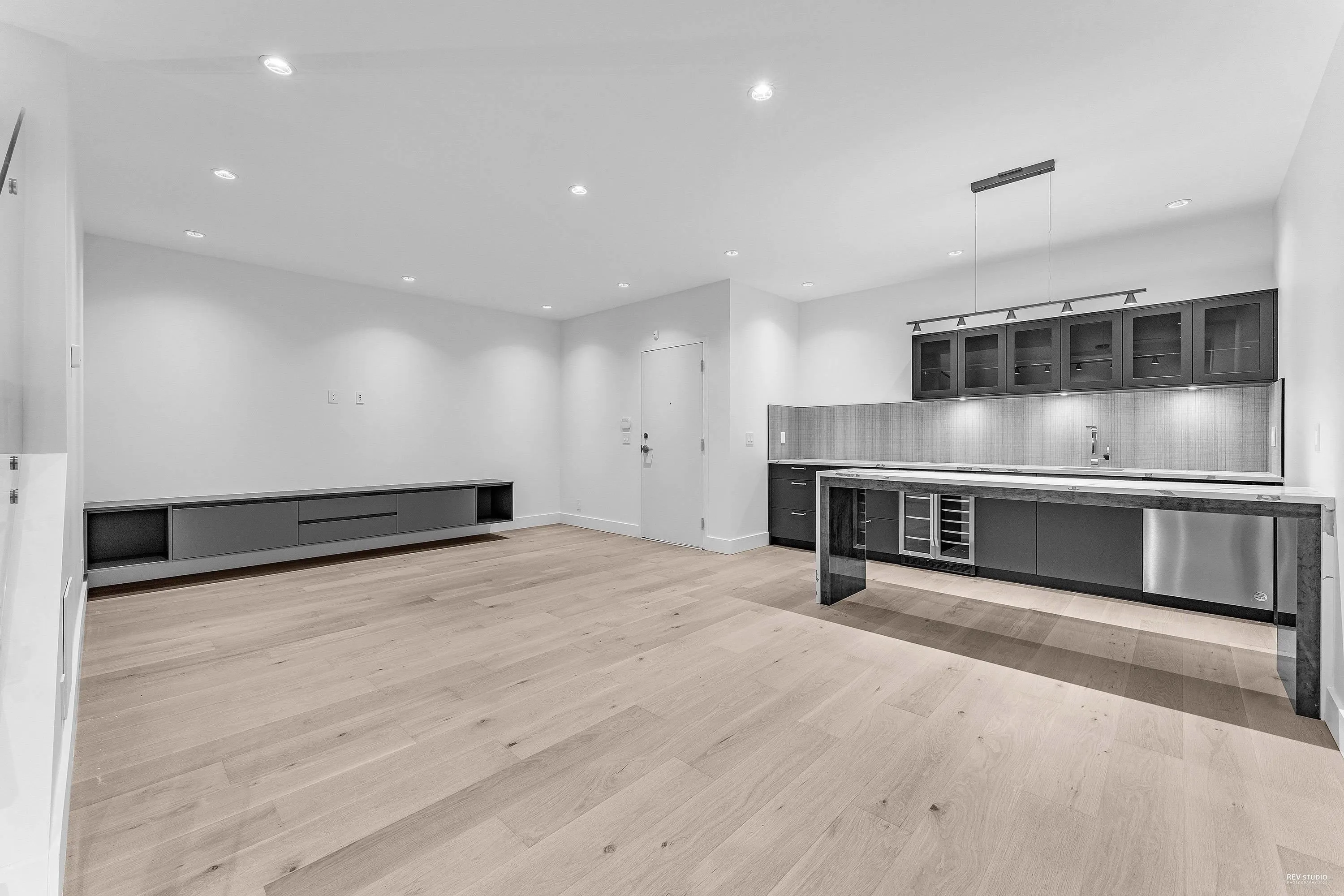 615 E 6th Street