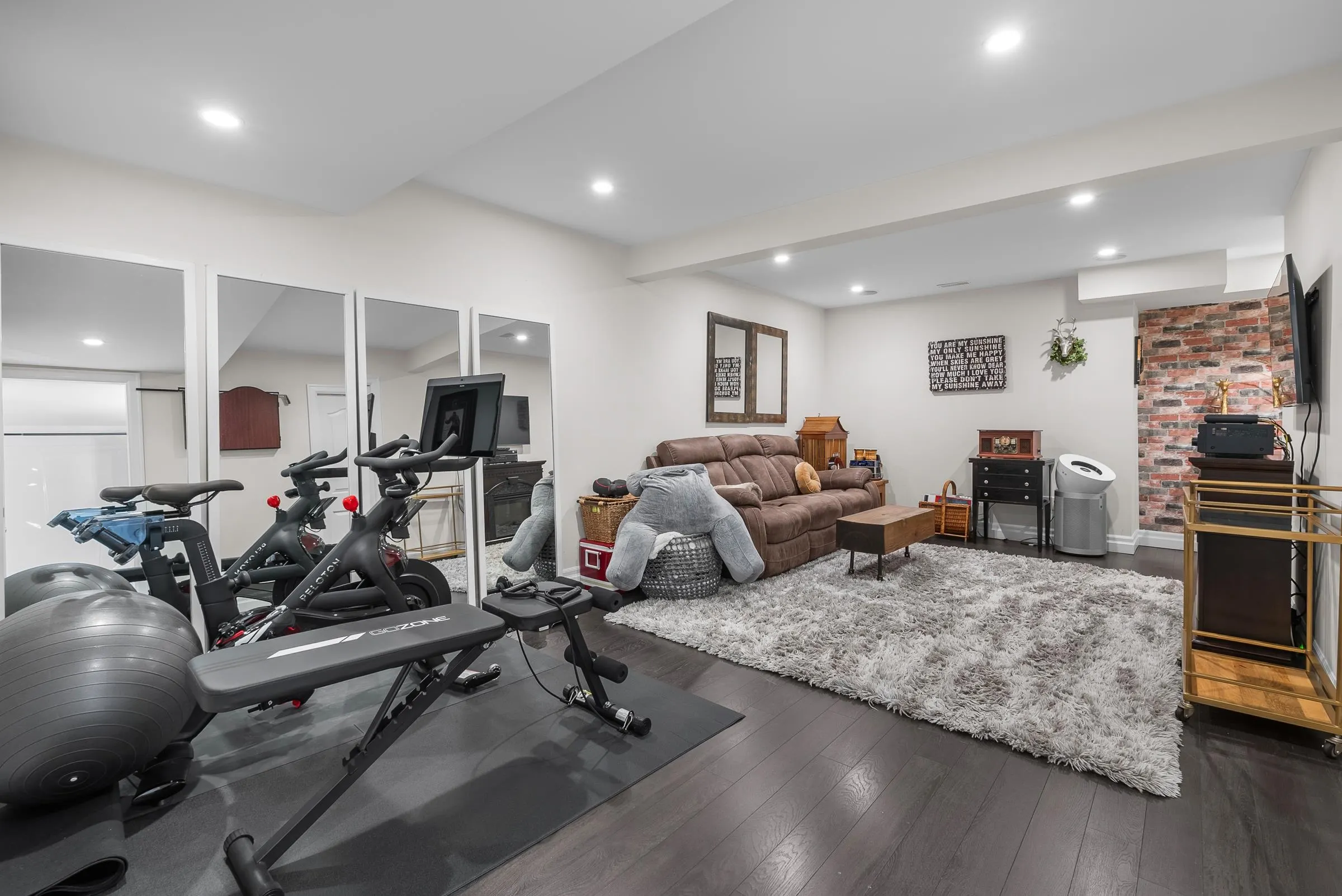 18 44523 Mclaren Drive