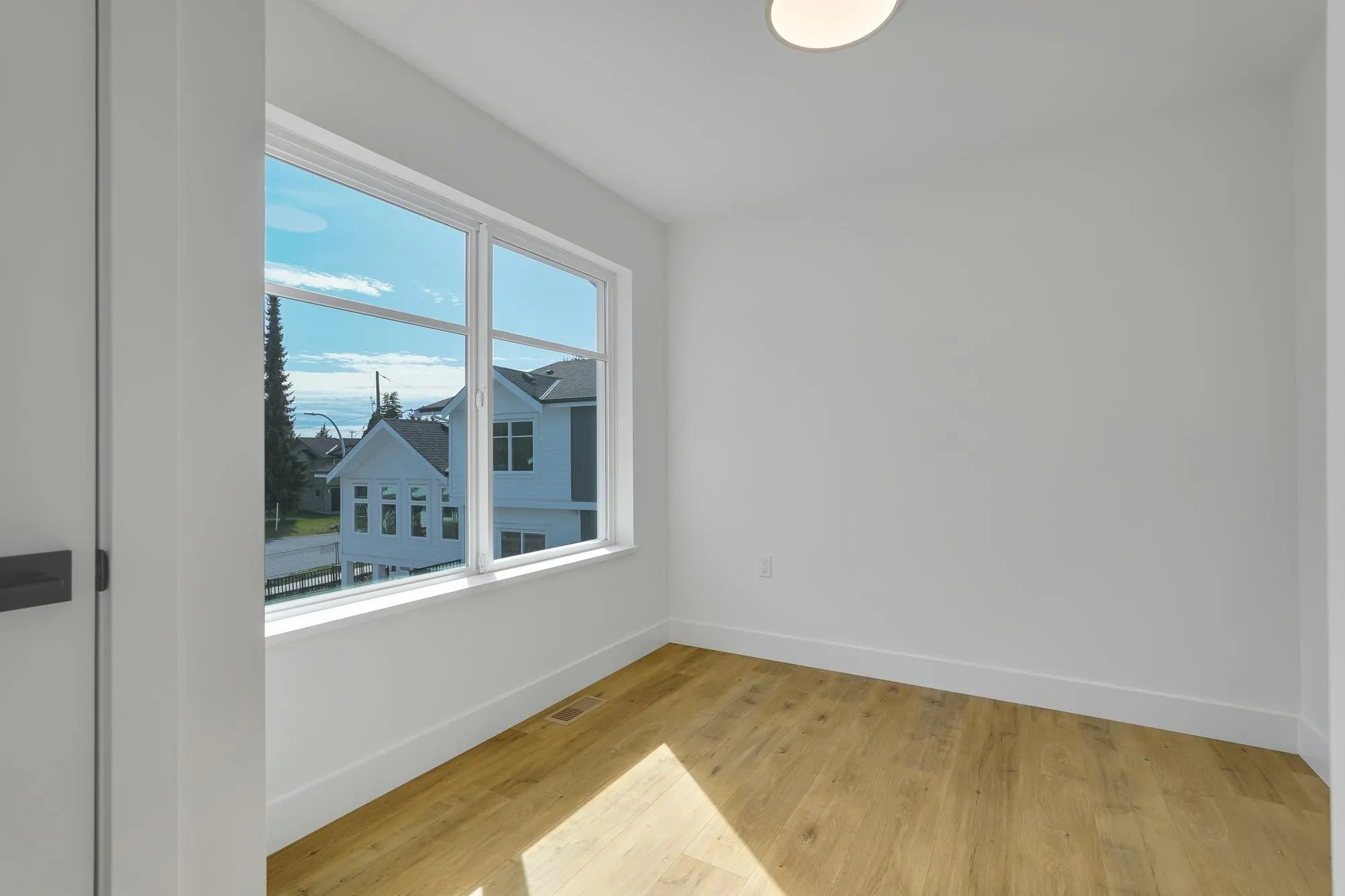 13 12770 105 Avenue