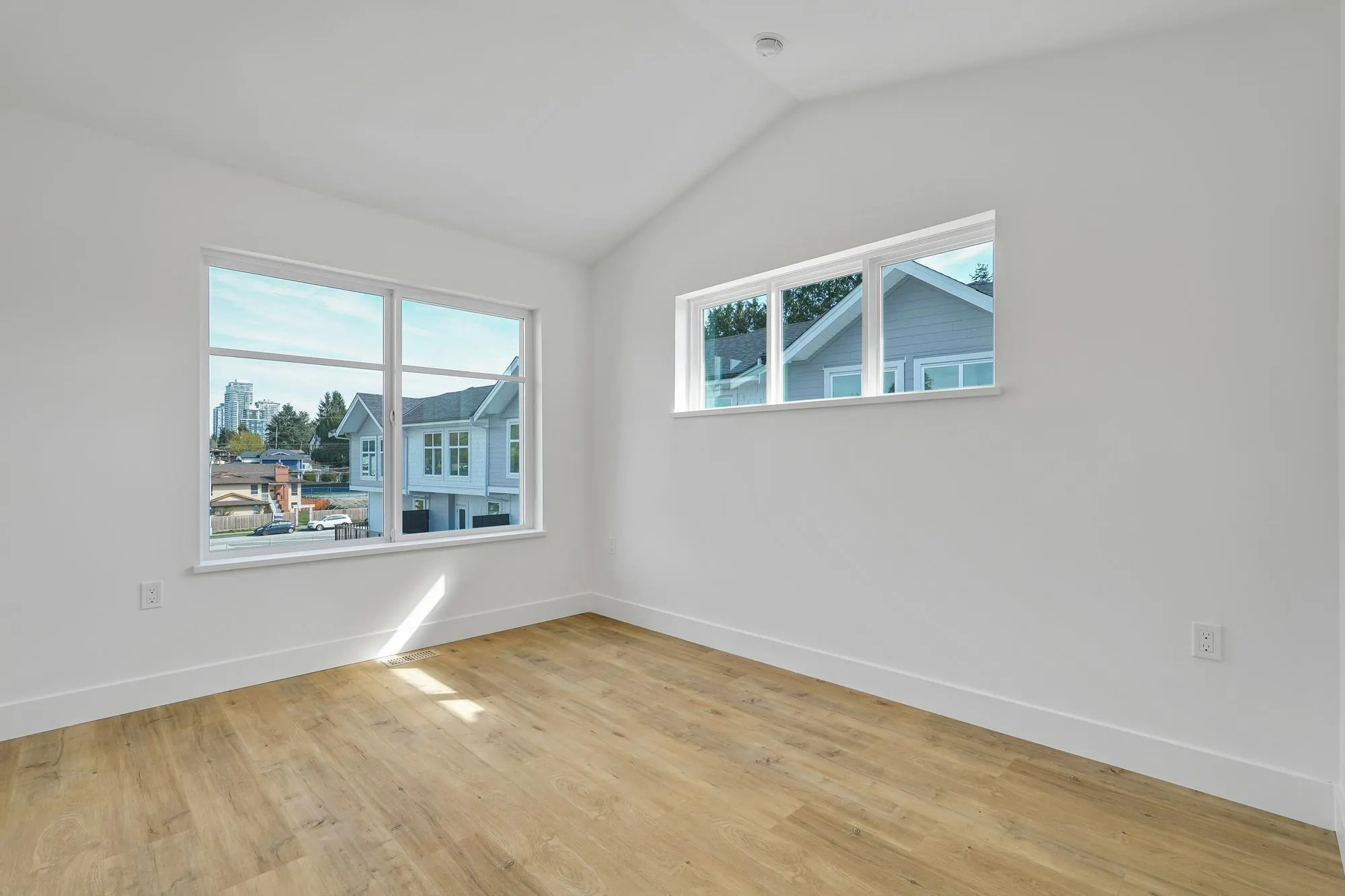 13 12770 105 Avenue