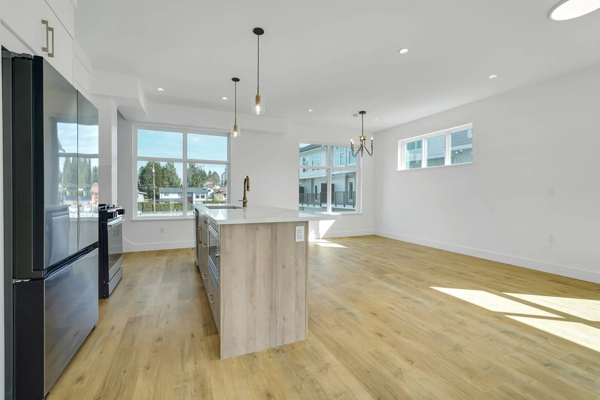 13 12770 105 Avenue