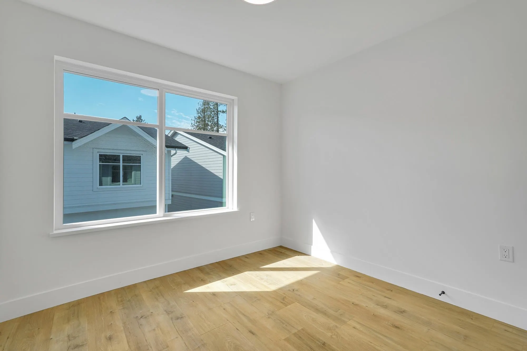 13 12770 105 Avenue