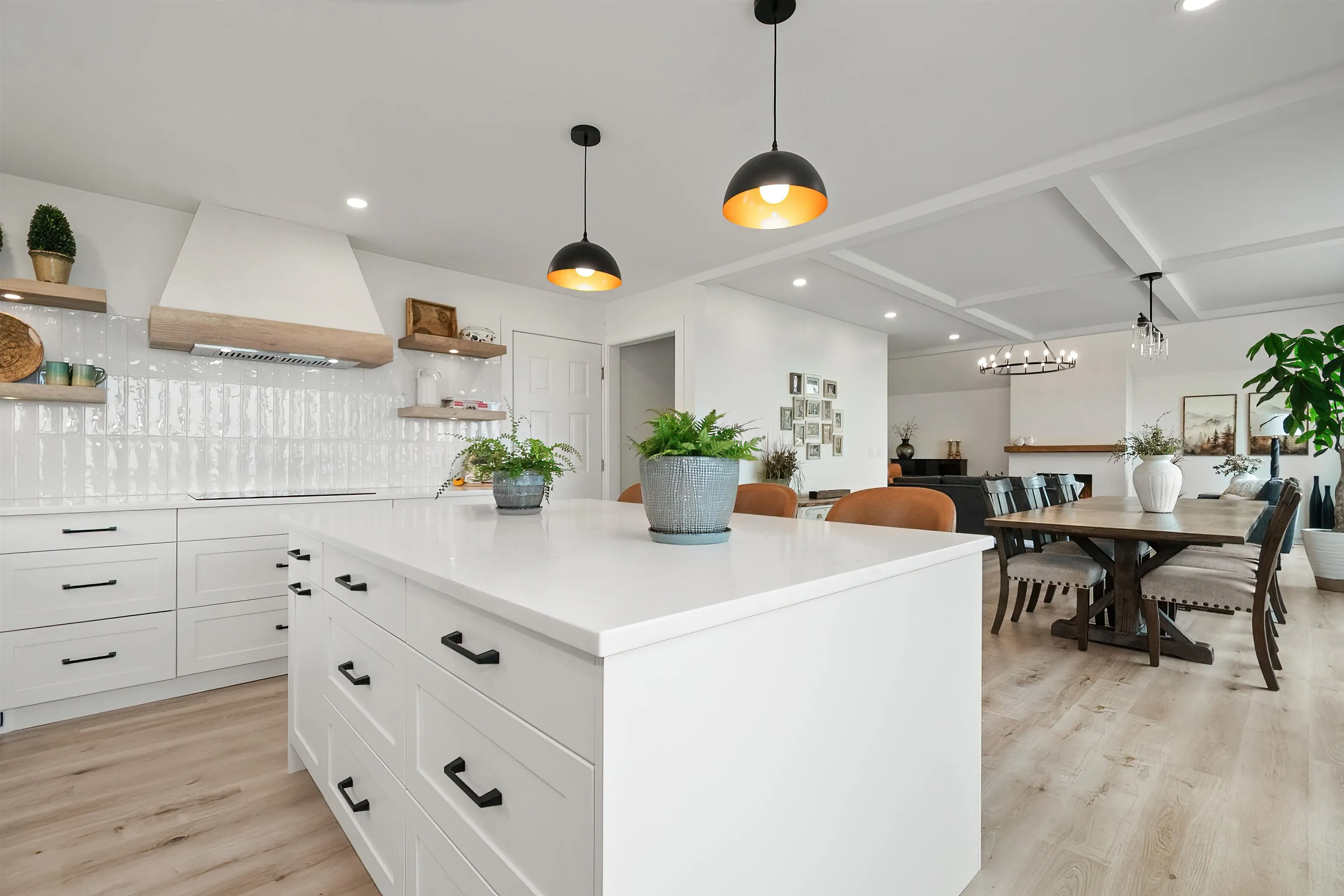 47385 Swallow Crescent
