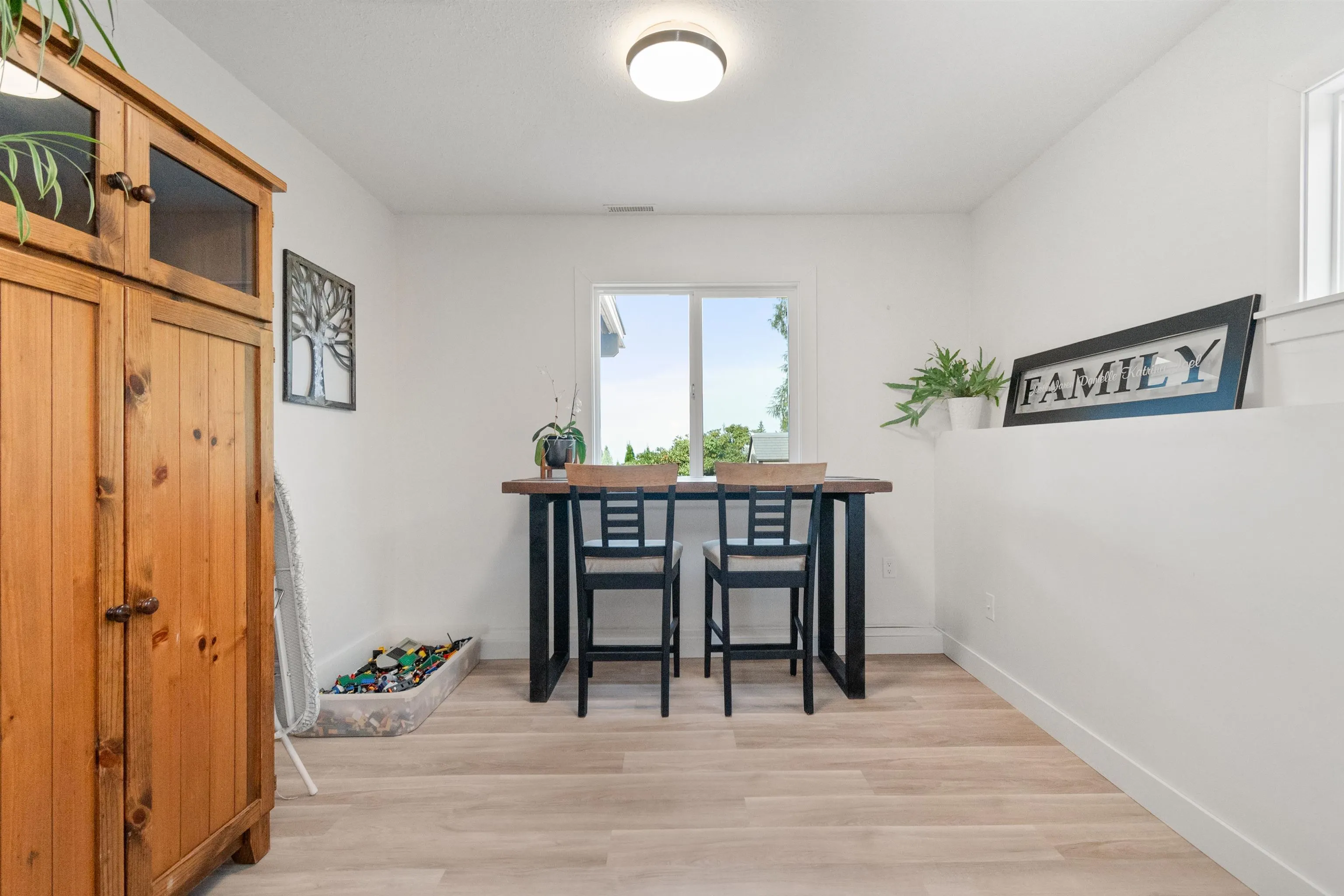 47385 Swallow Crescent