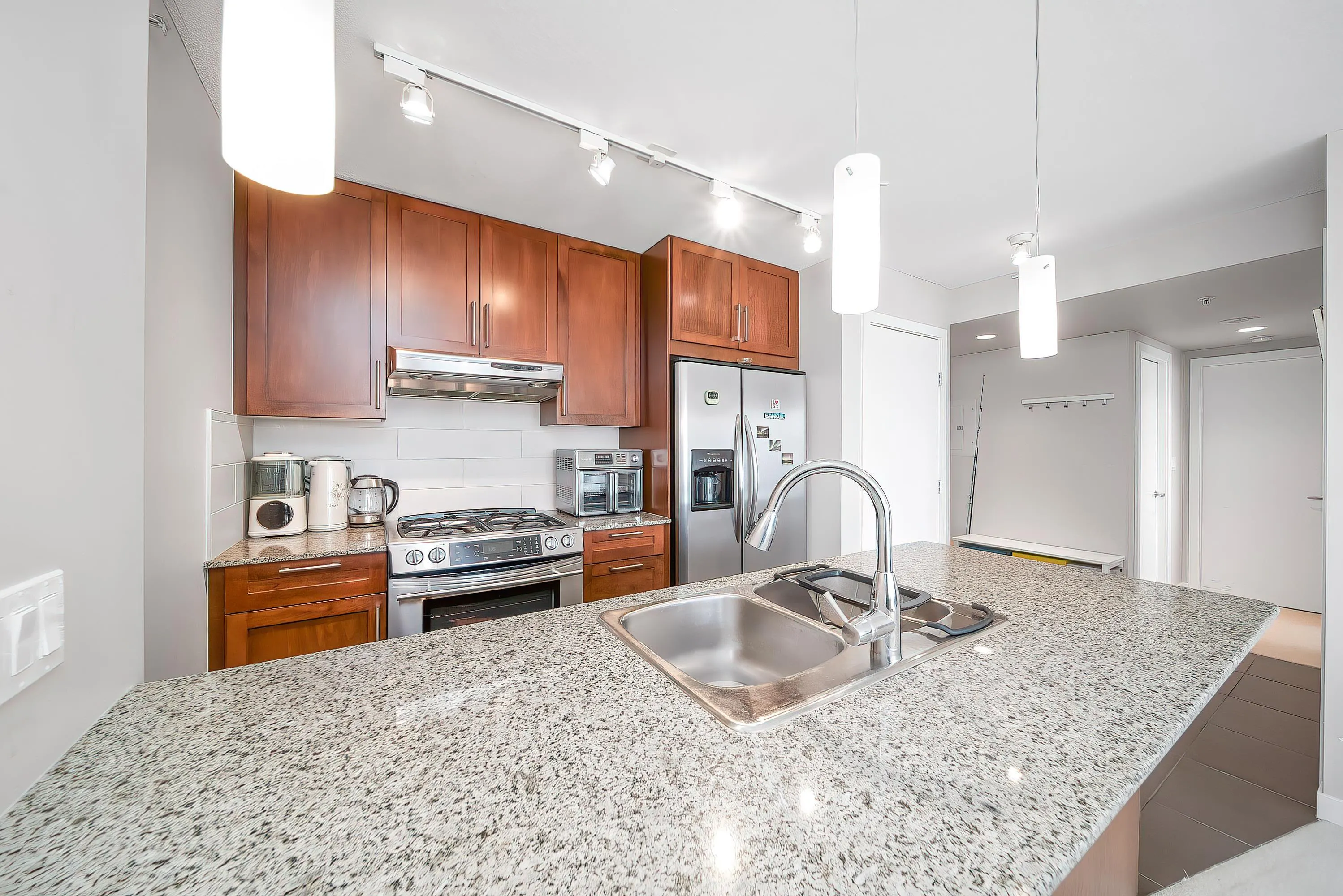 2701 7088 Salisbury Avenue