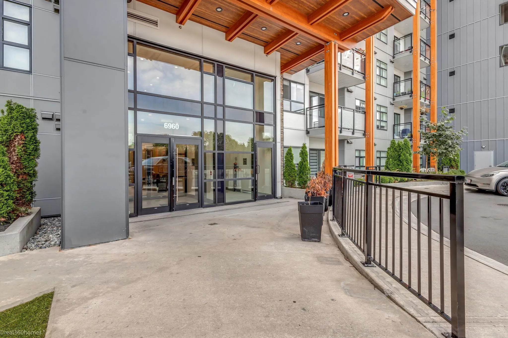 113 6960 Nicholson Street