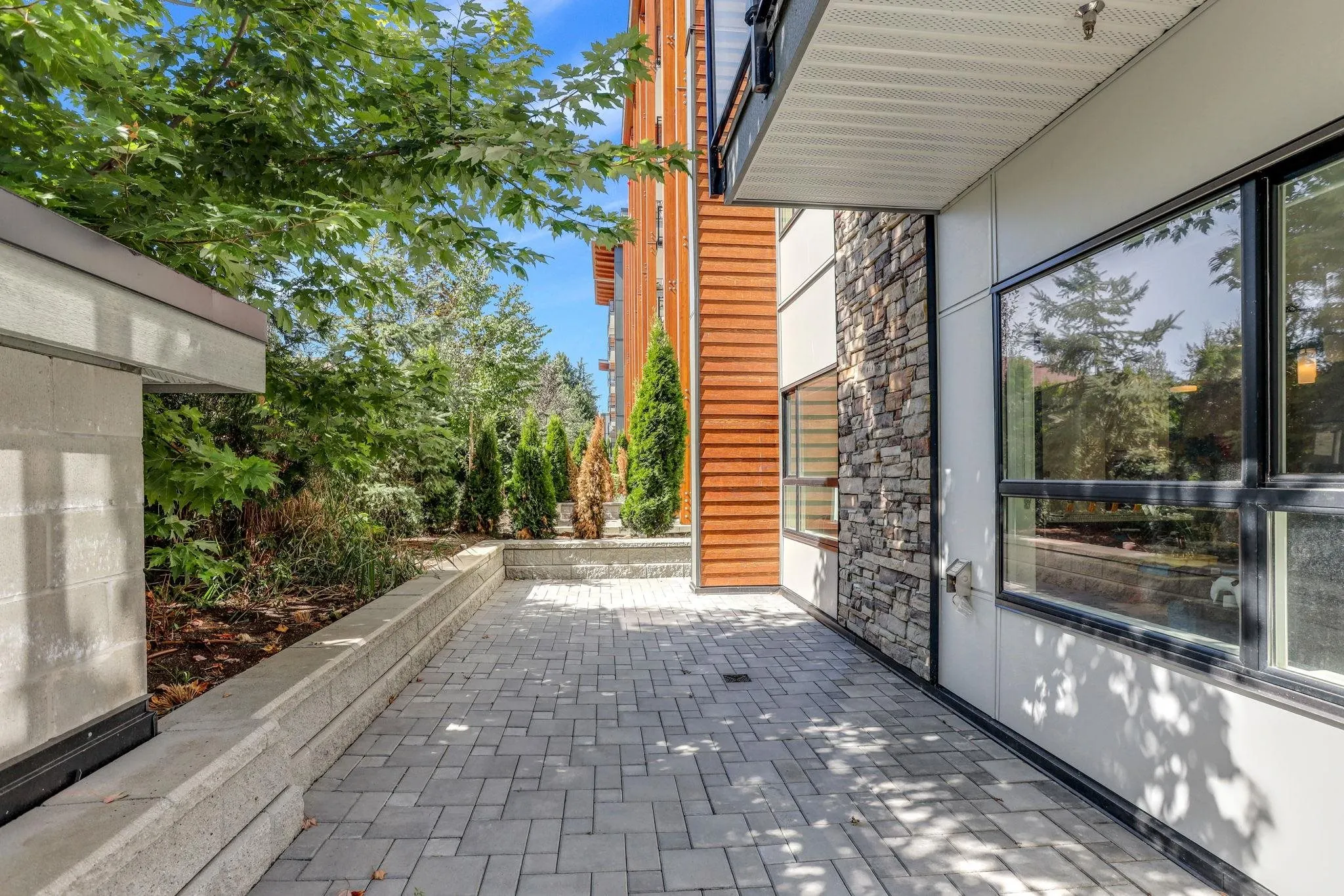 113 6960 Nicholson Street