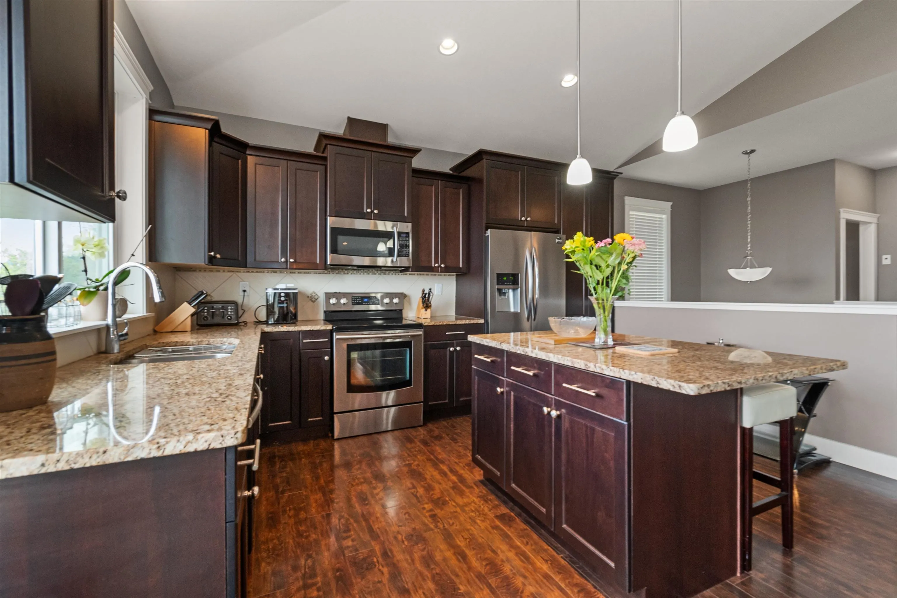 47233 Skyline Drive