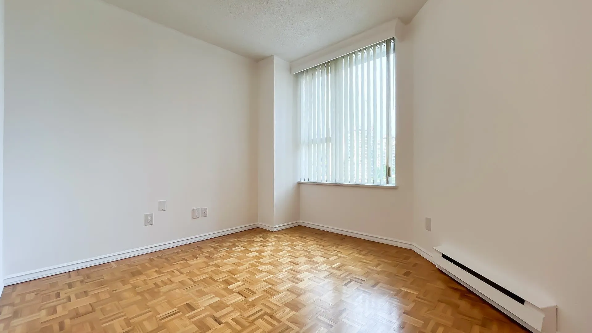606 1045 Quayside Drive