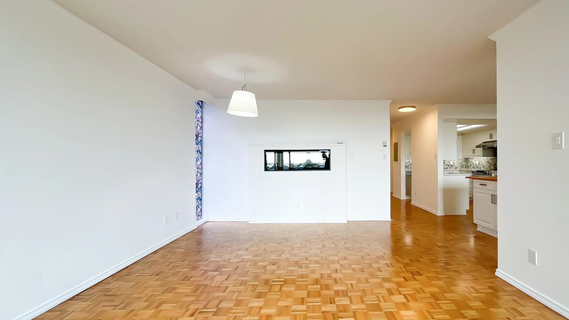 606 1045 Quayside Drive