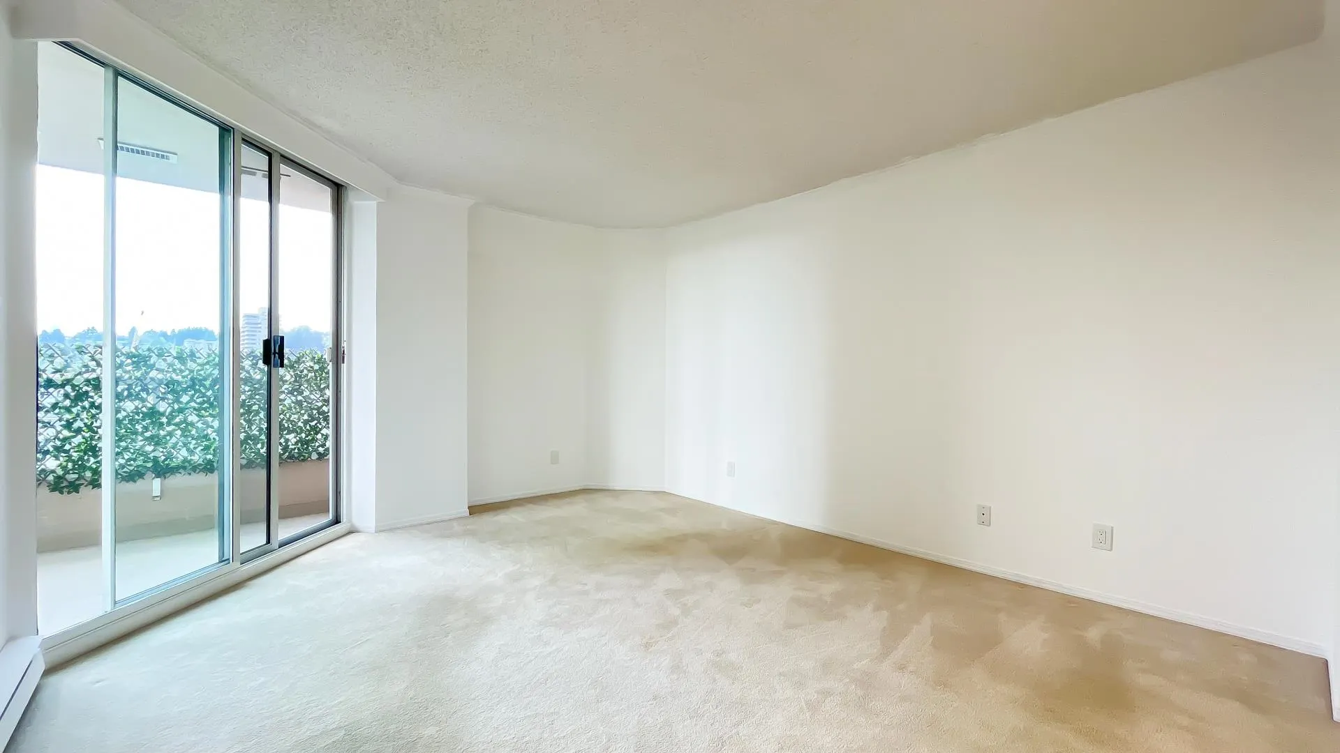 606 1045 Quayside Drive