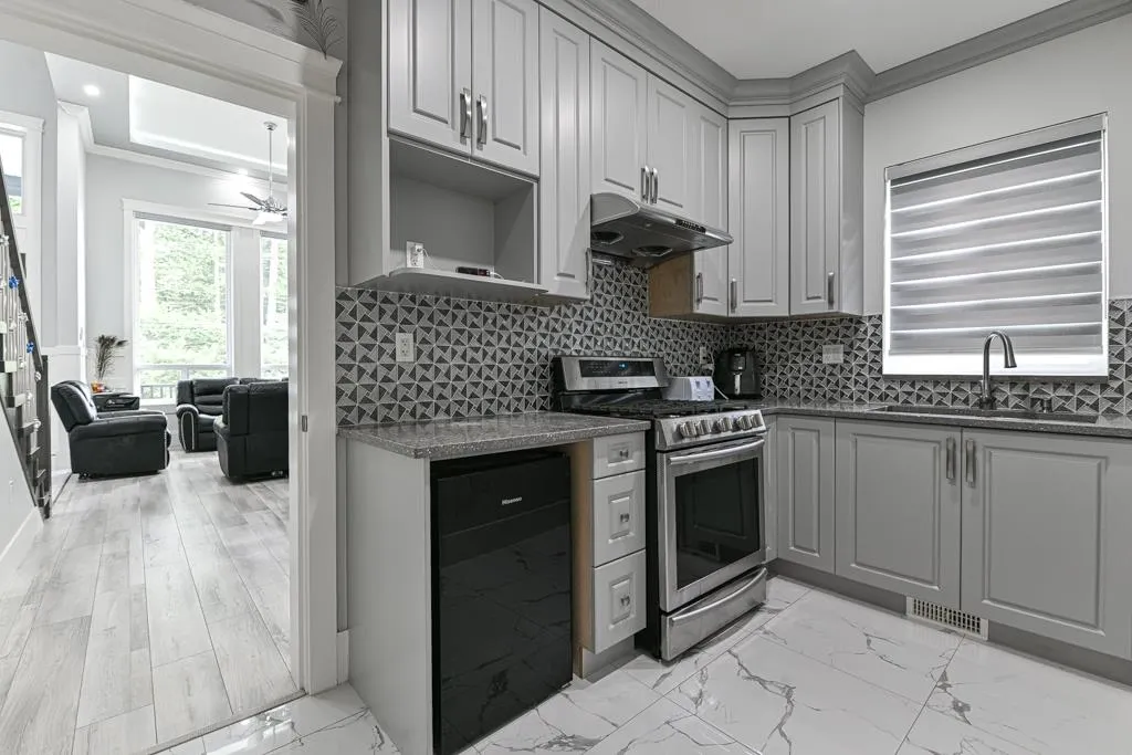 2725 Lefeuvre Road