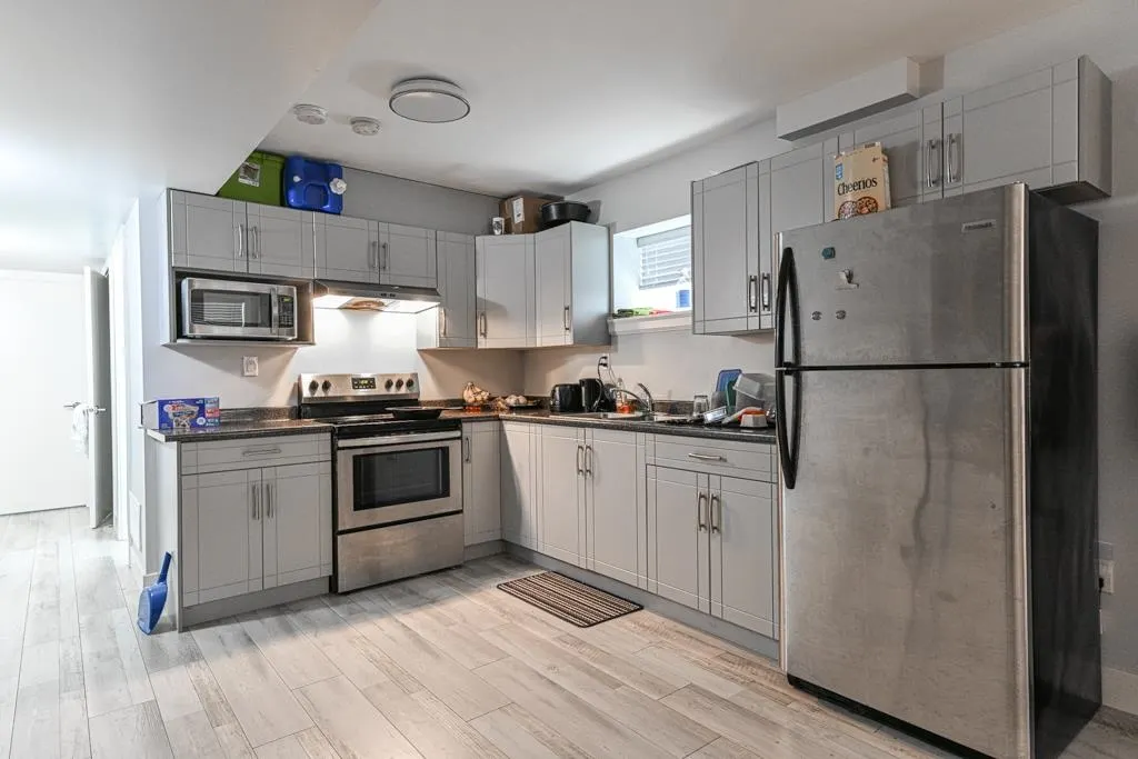 2725 Lefeuvre Road