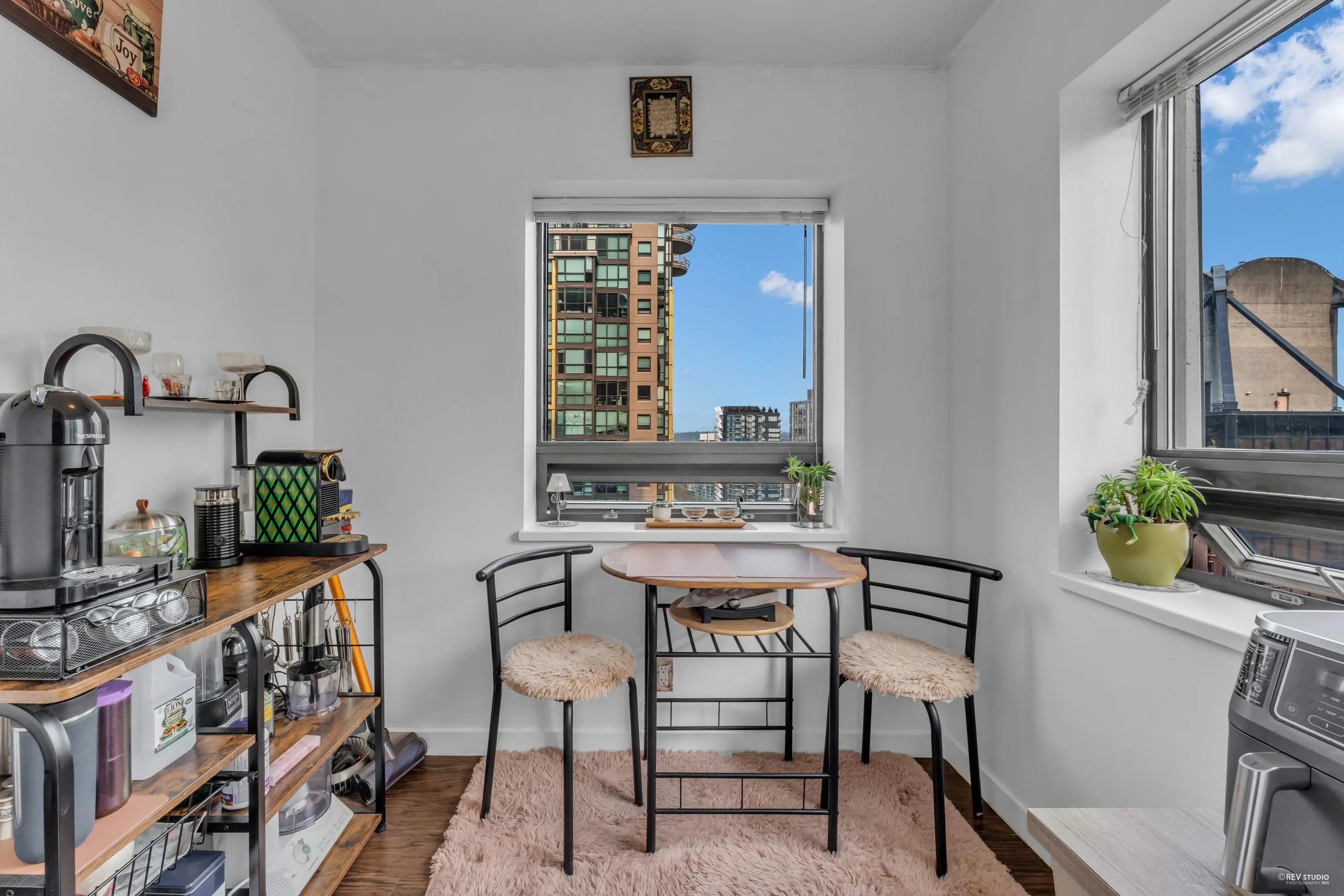 1905 1331 Alberni Street