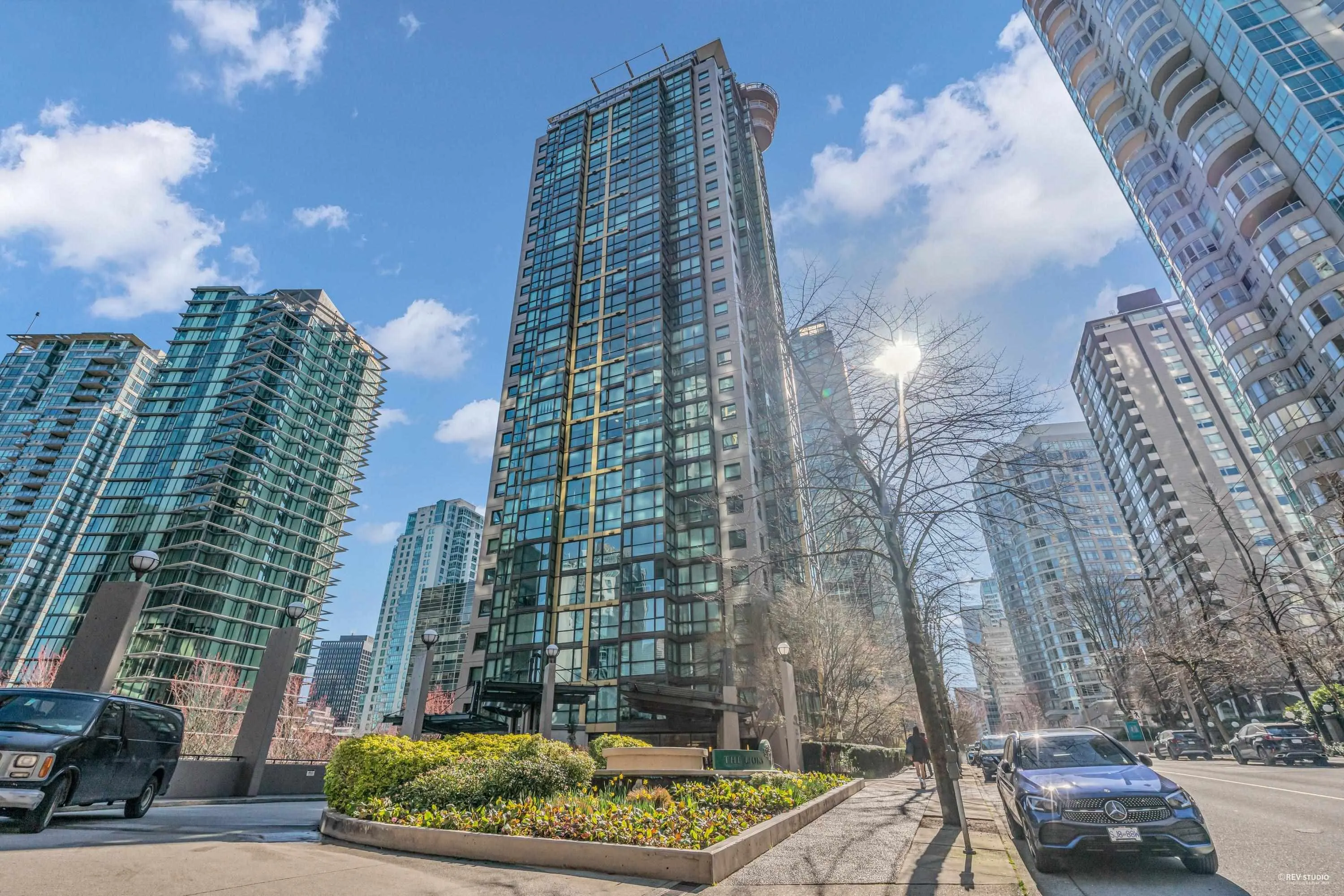1905 1331 Alberni Street