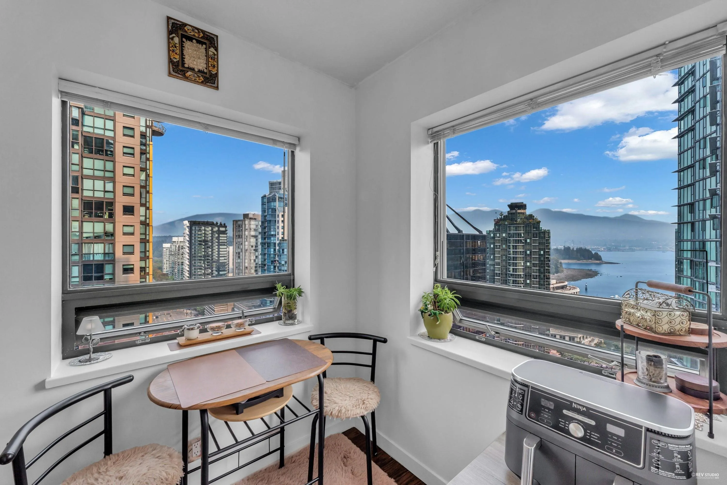1905 1331 Alberni Street