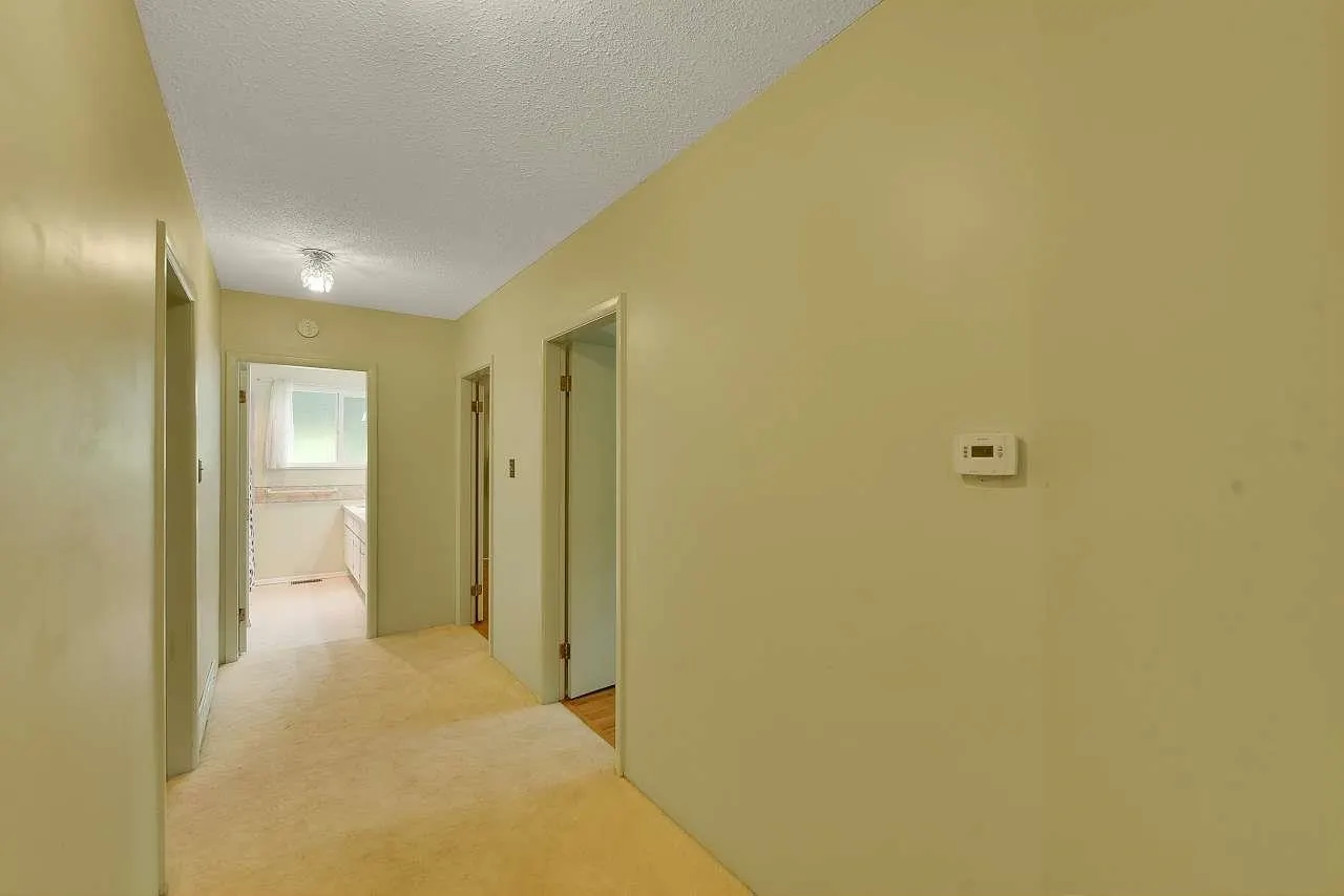 13428 Crescent Road