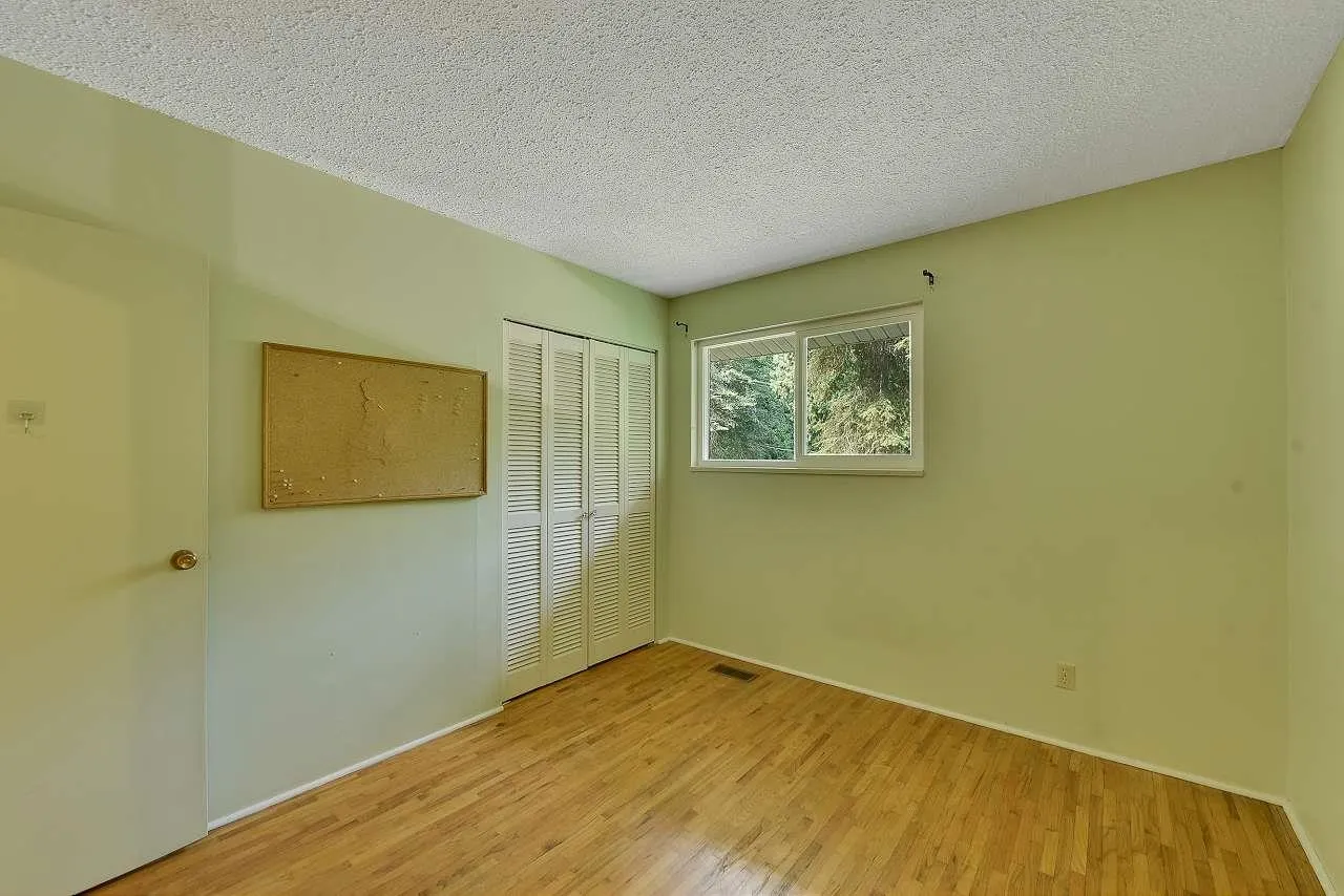 13428 Crescent Road