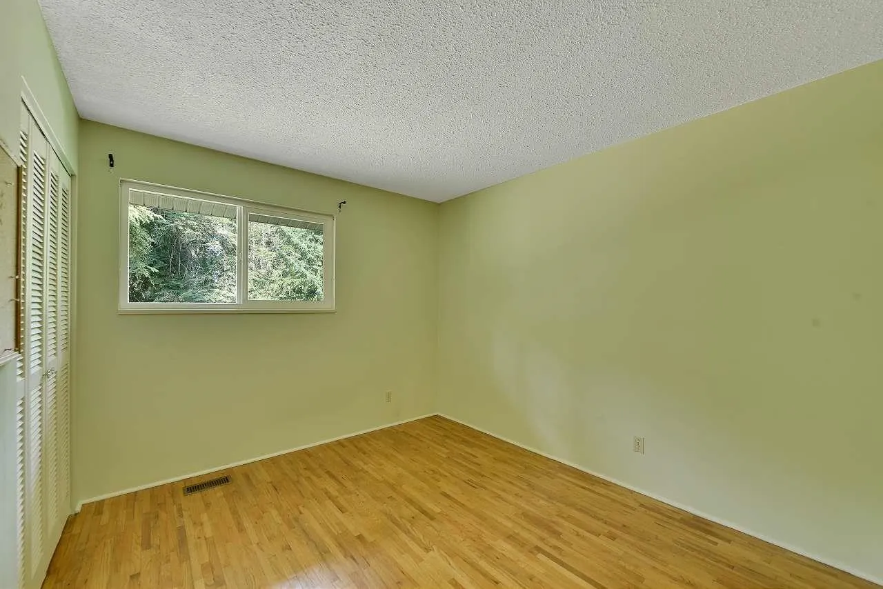 13428 Crescent Road
