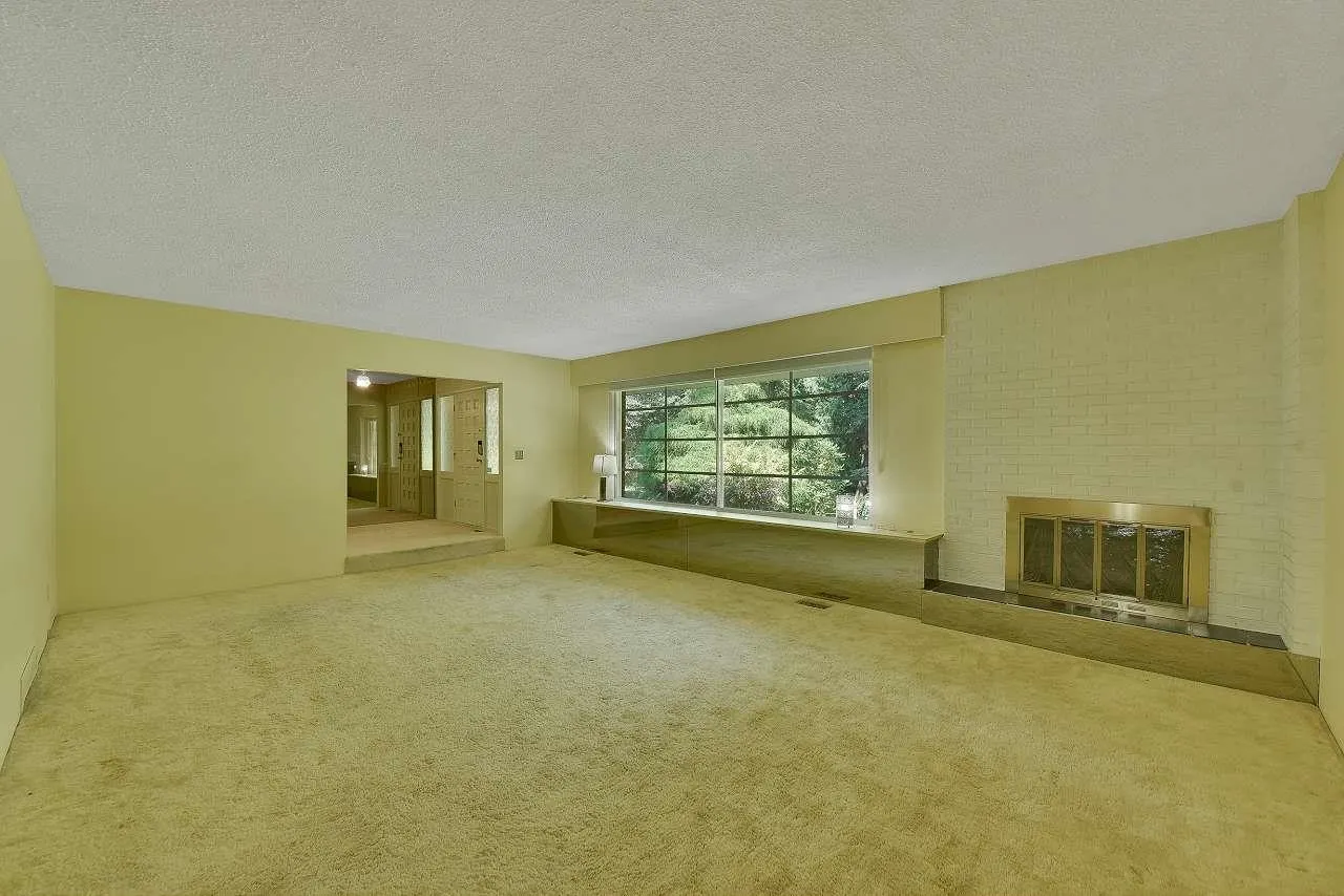 13428 Crescent Road