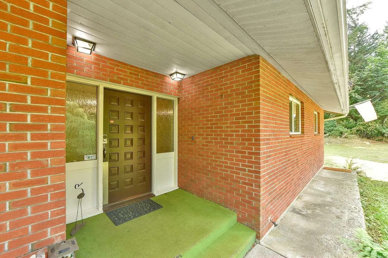 13428 Crescent Road