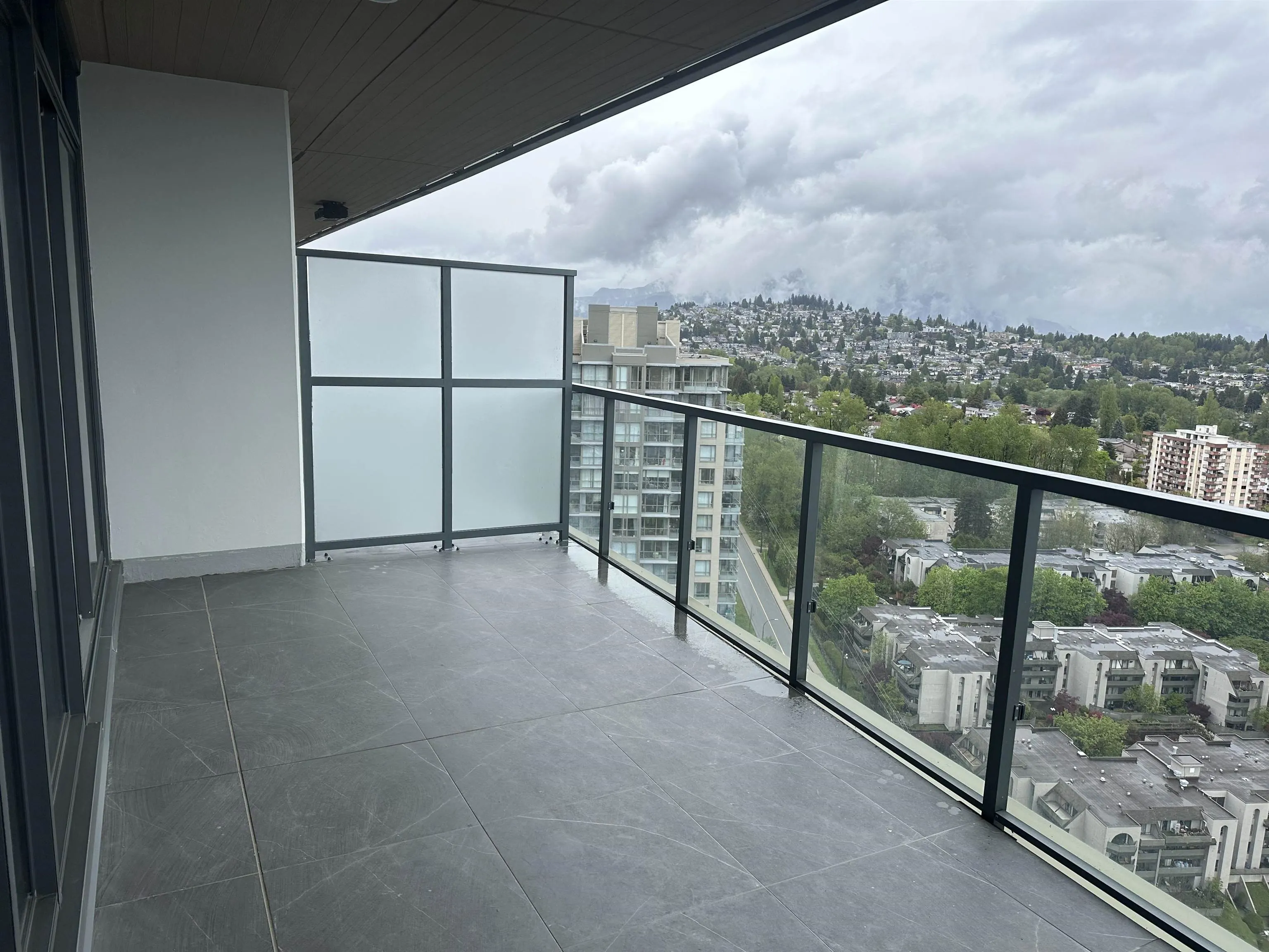 3008 4890 Lougheed Highway