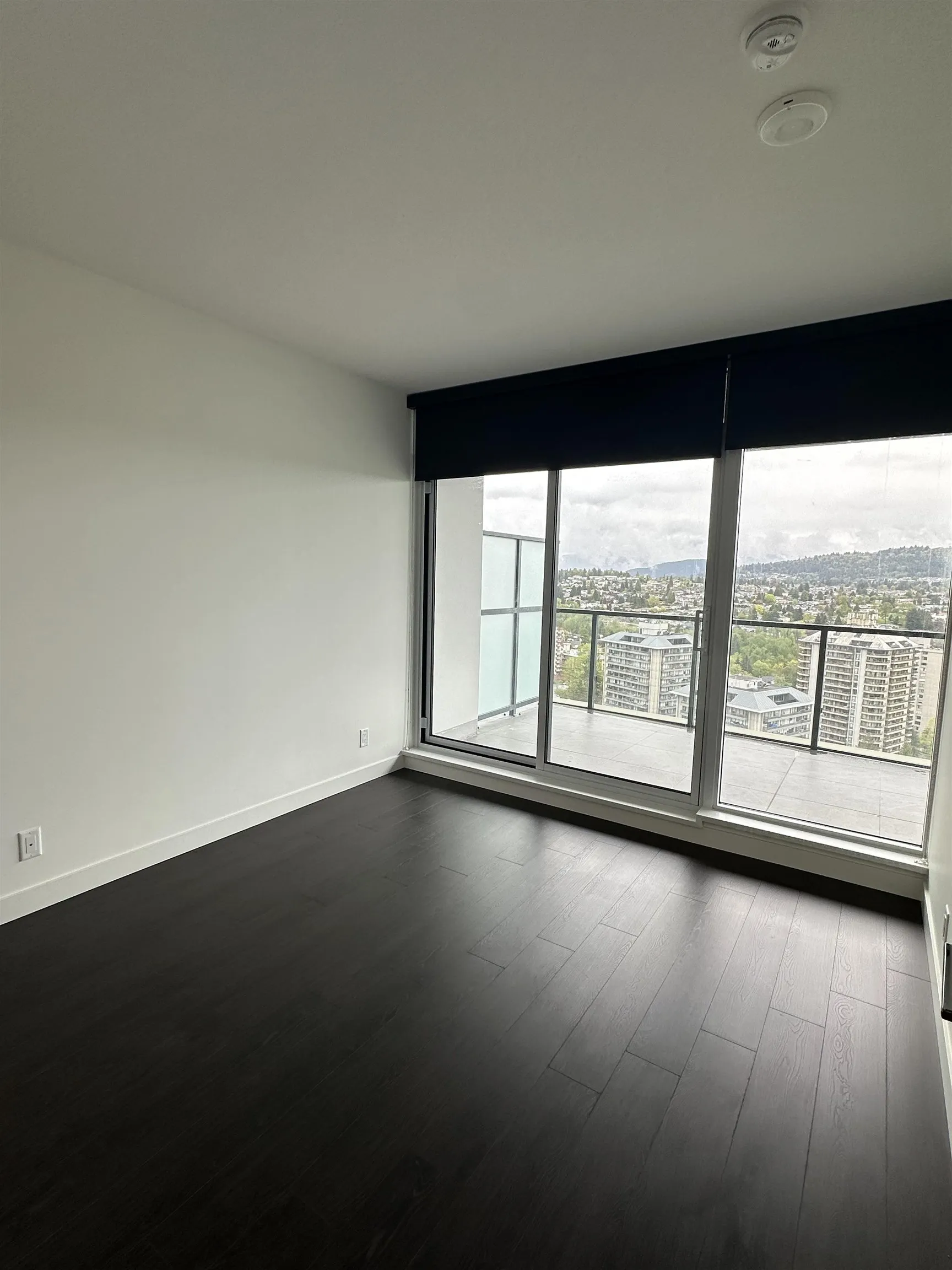 3008 4890 Lougheed Highway
