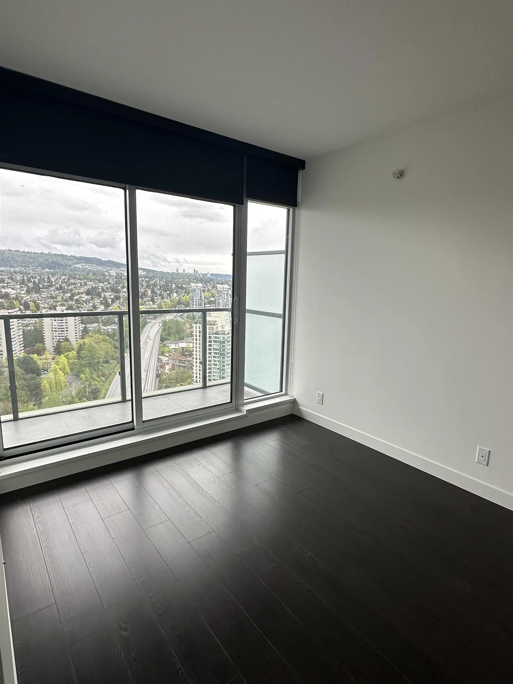 3008 4890 Lougheed Highway