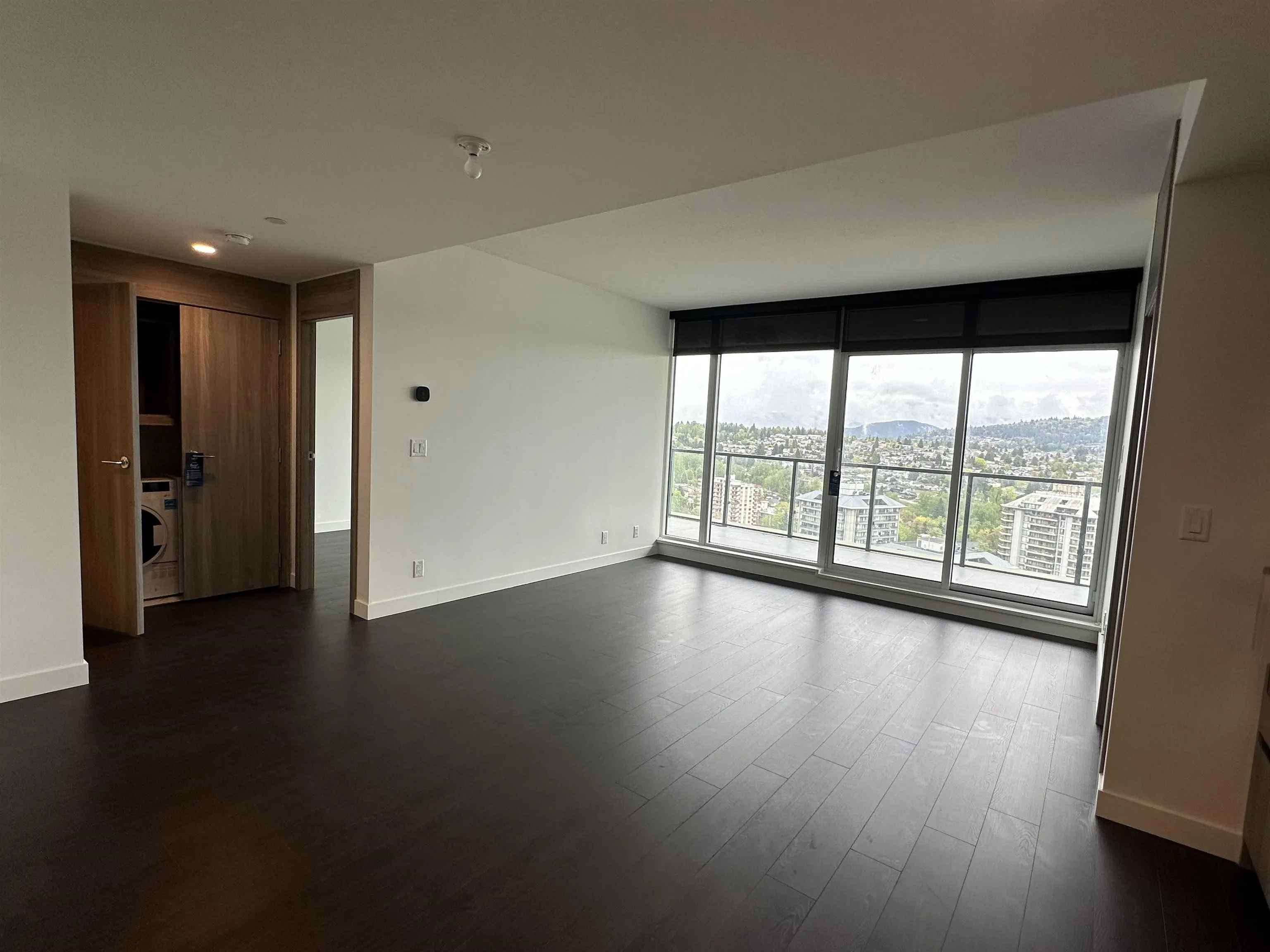 3008 4890 Lougheed Highway