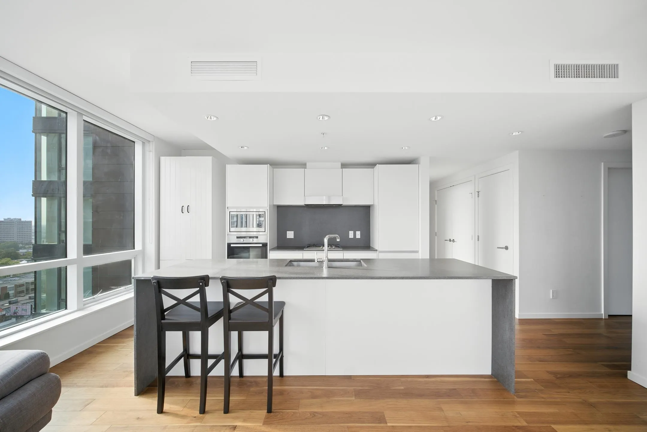 1502 8588 Cornish Street