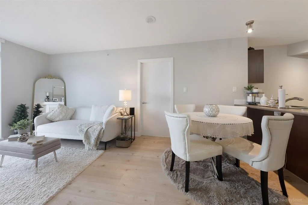3706 1178 Heffley Crescent