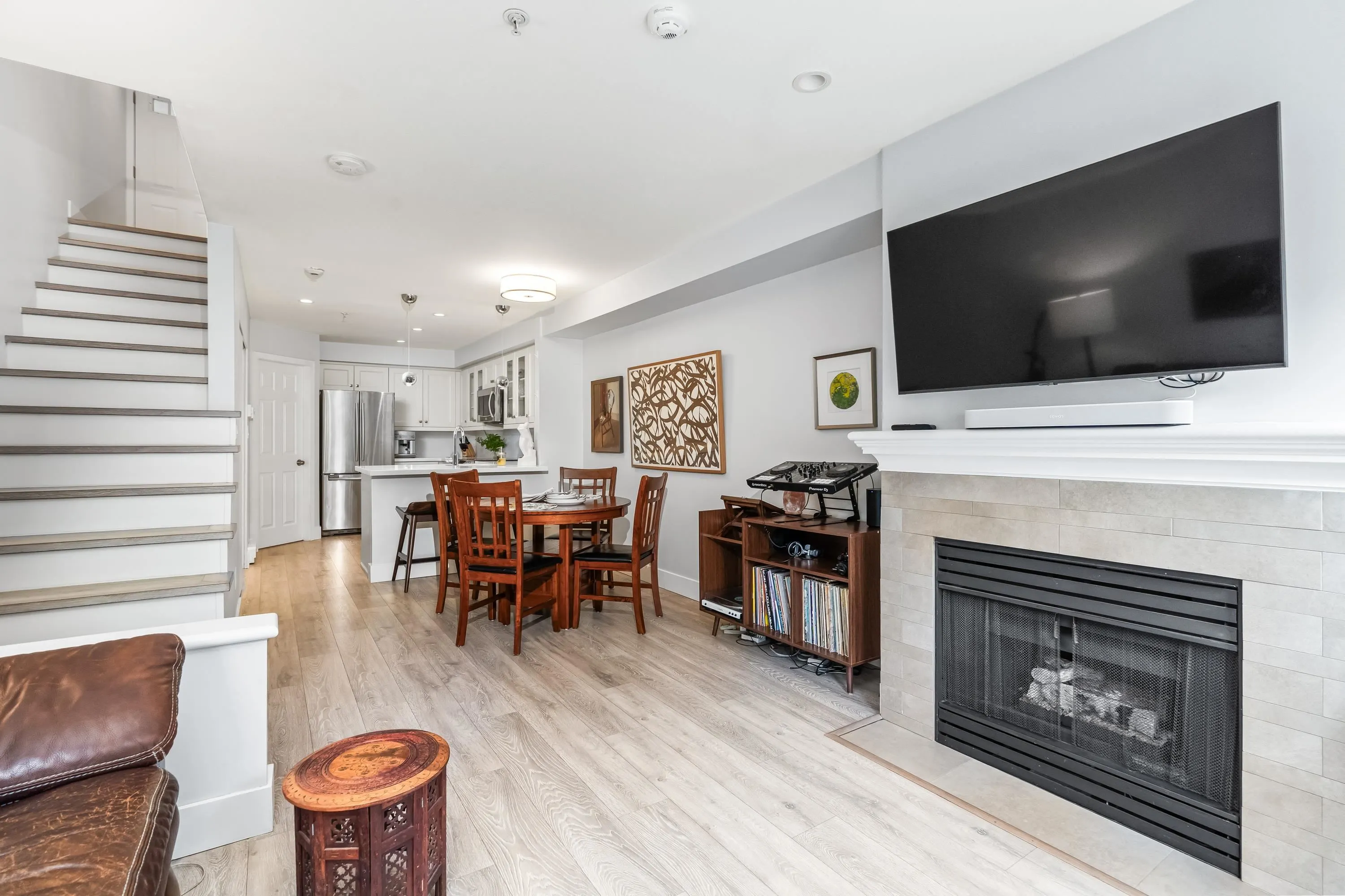 208 2545 W Broadway