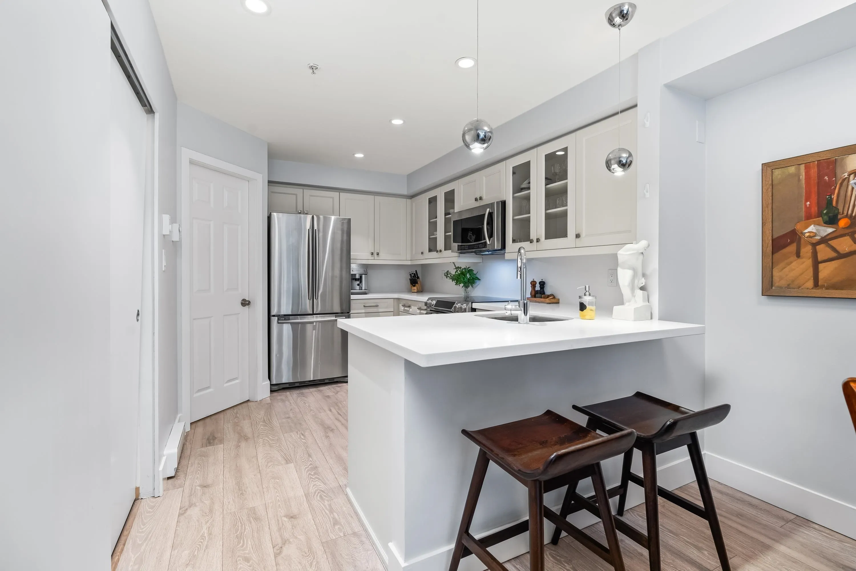 208 2545 W Broadway