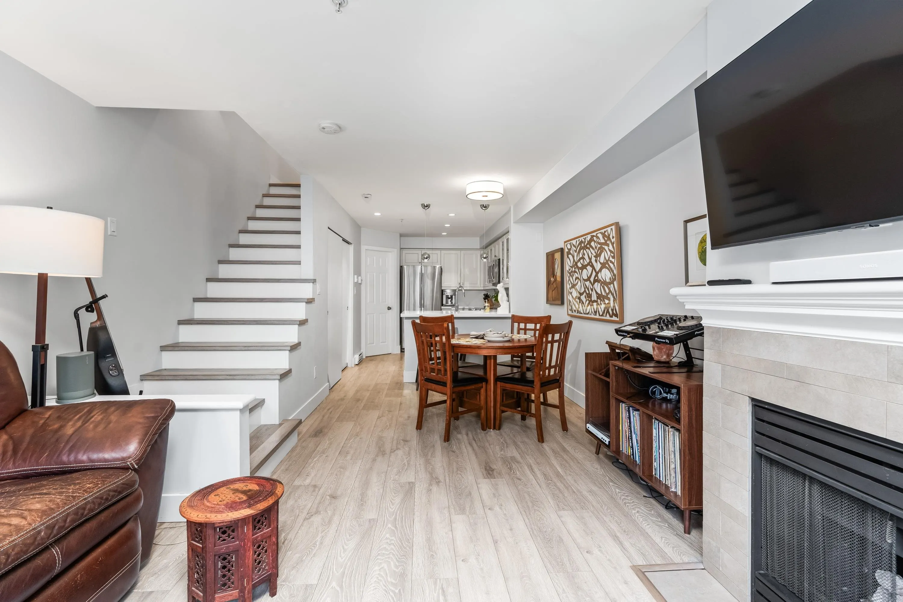 208 2545 W Broadway